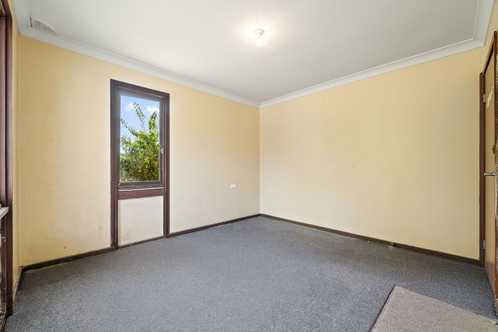 28 Docharty Street — photo 7 of 12