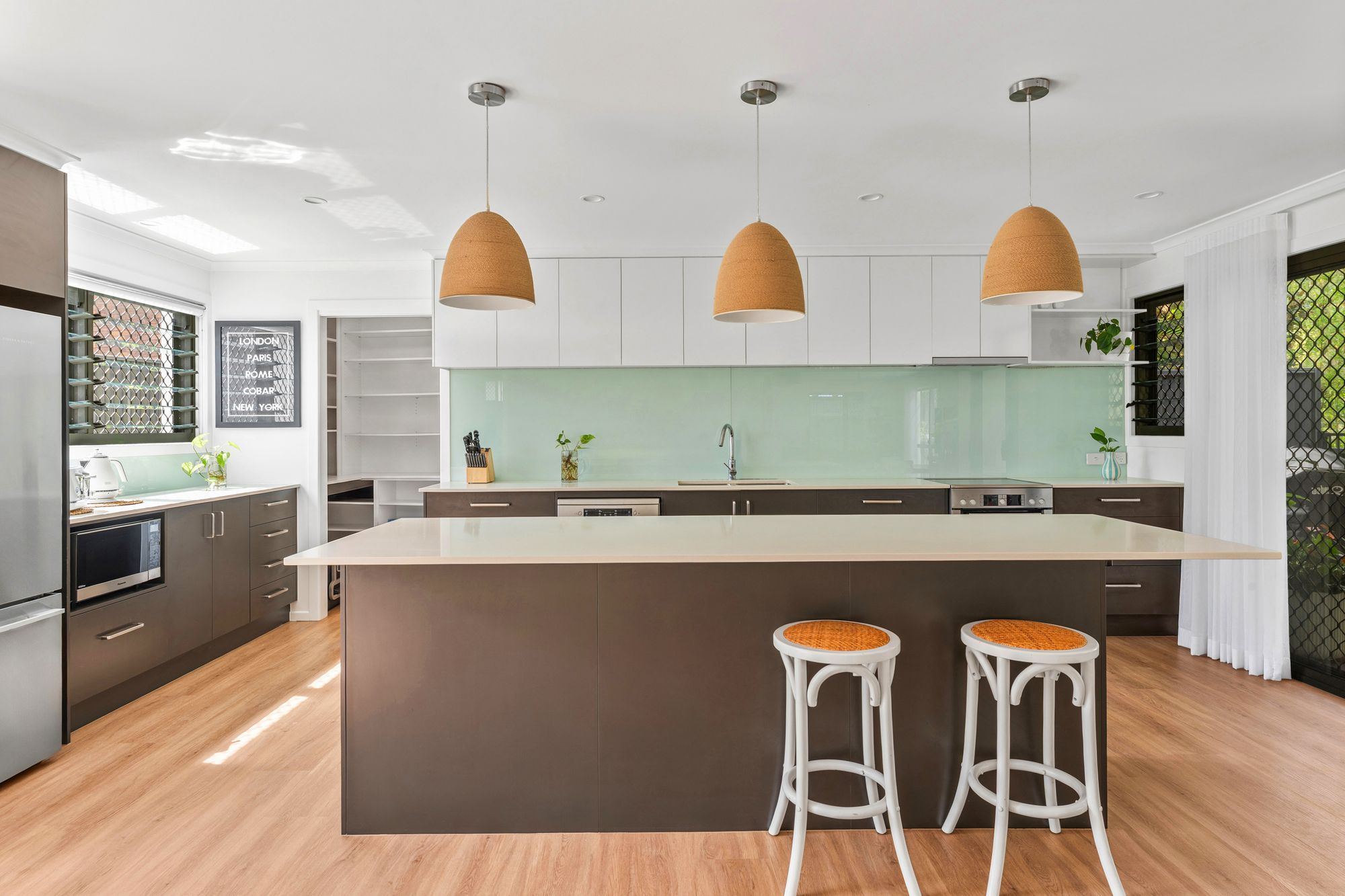 33 Sandringham Drive — photo 7 of 30