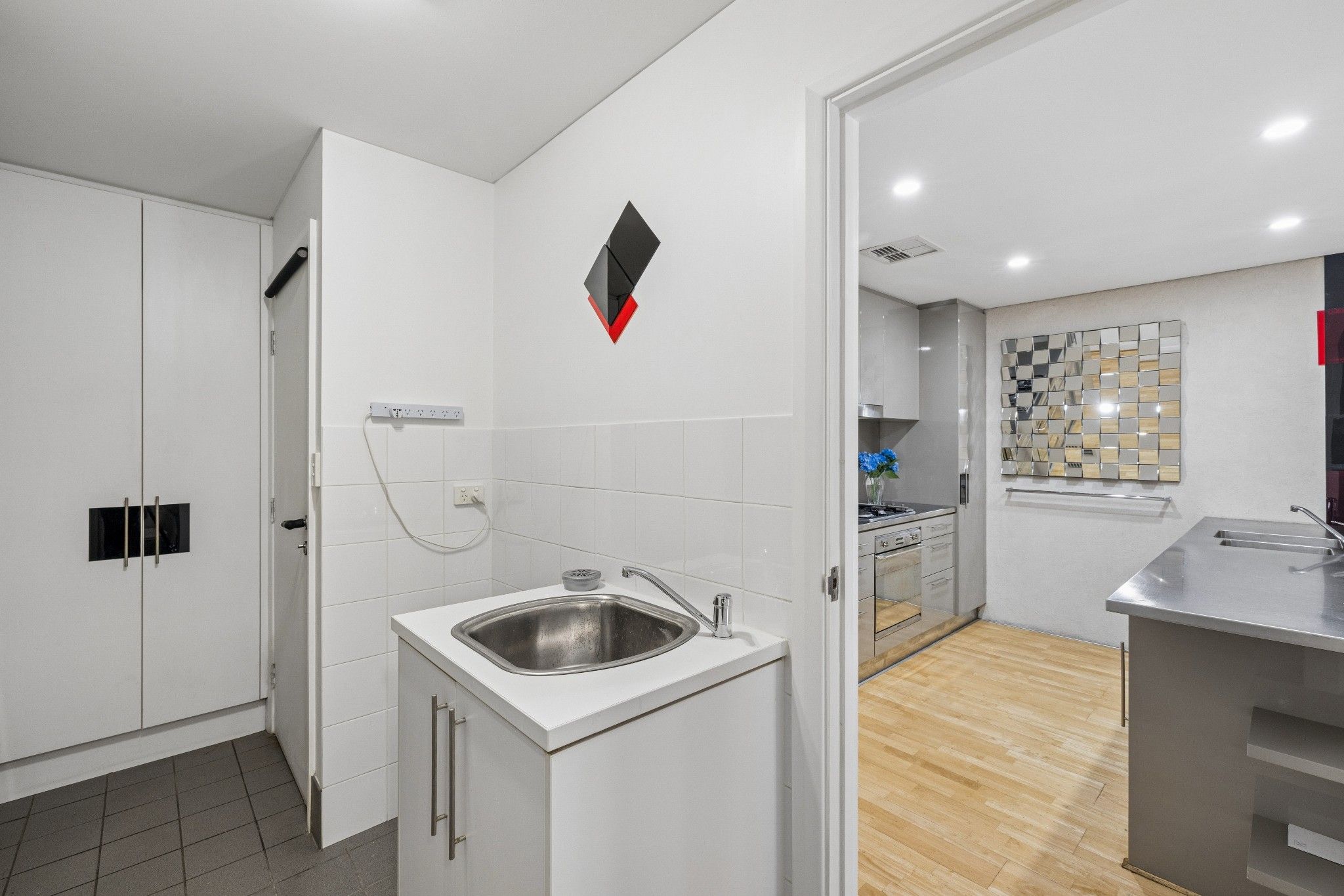2/21 Russell Street — photo 10 of 26
