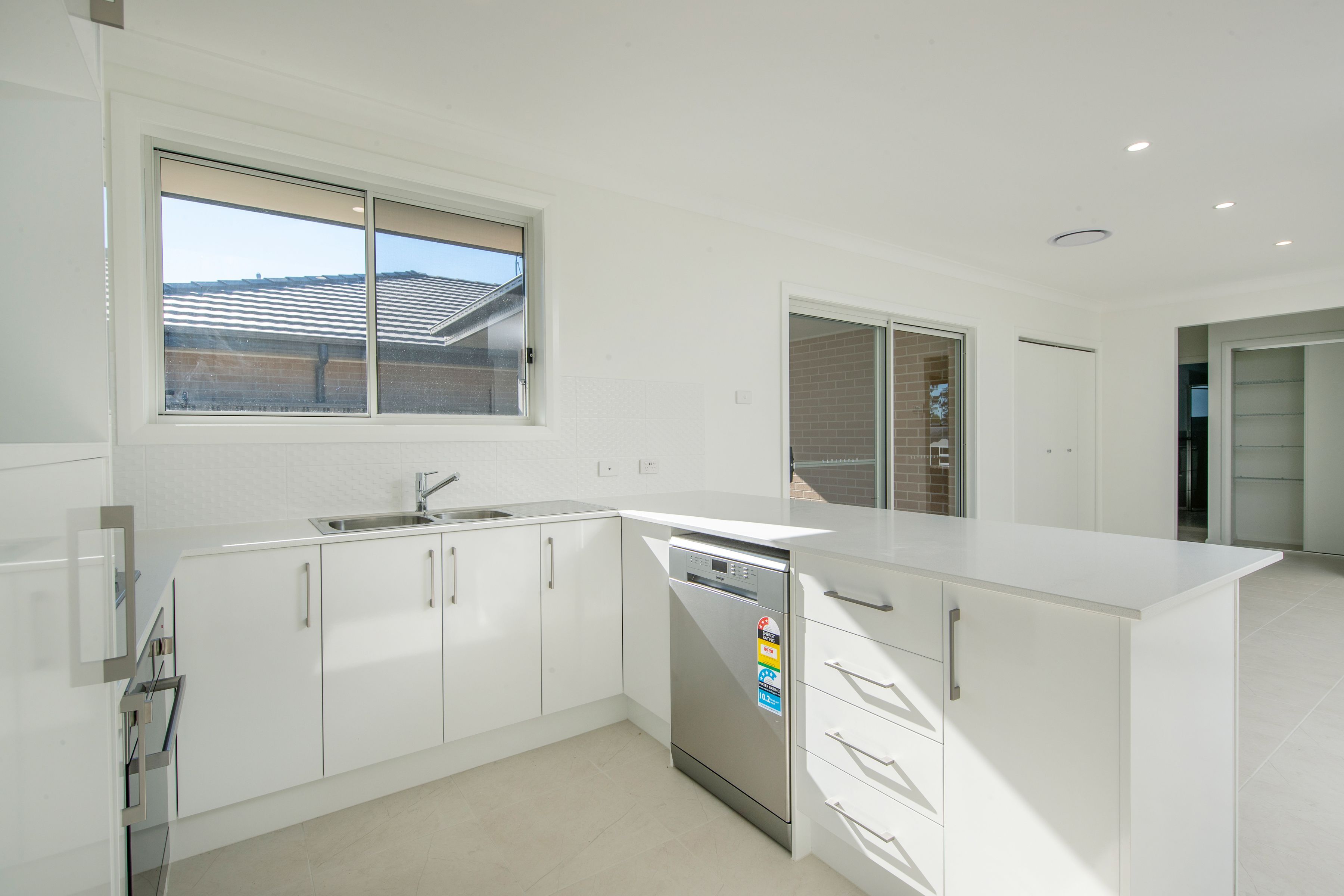 2 Sutcliffe Street, Cameron Park, NSW 2285
