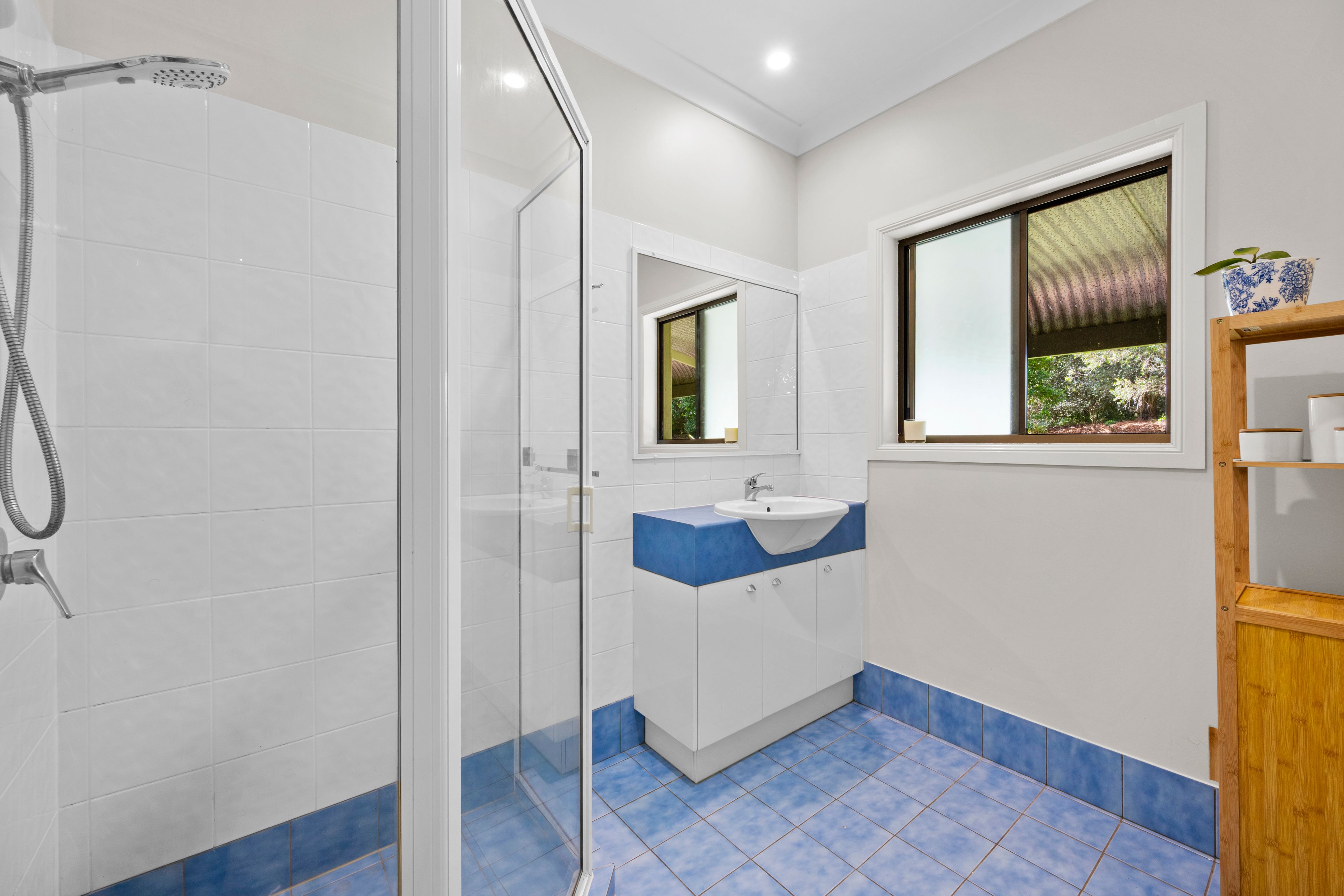 27 Westbourne Drive — photo 14 of 30