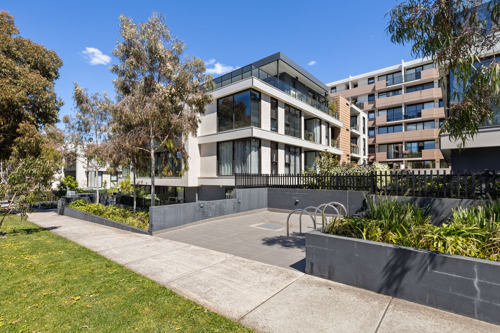 103/23 Collins Street — photo 12 of 12