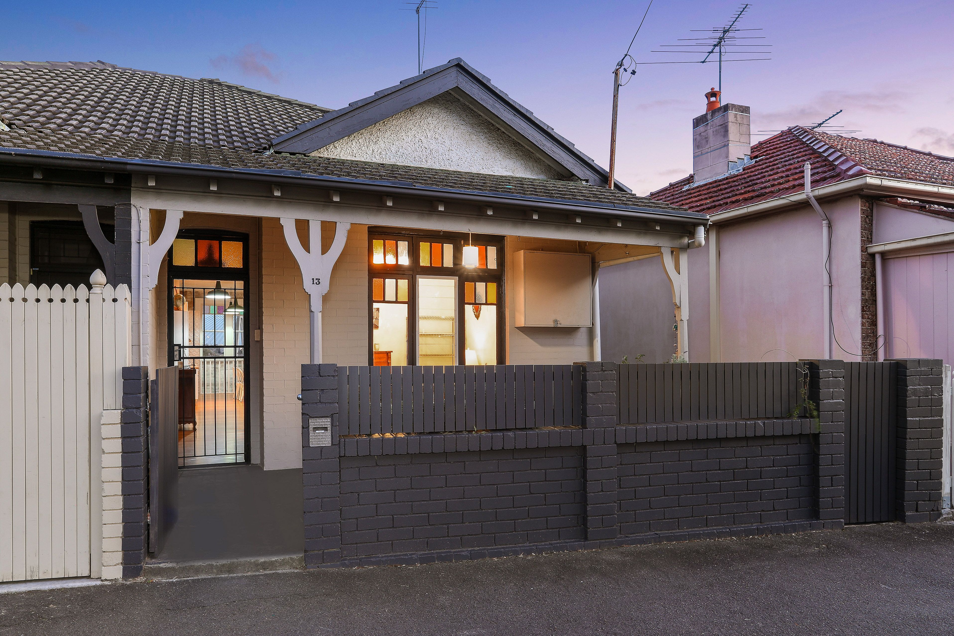 13 Darvall Street