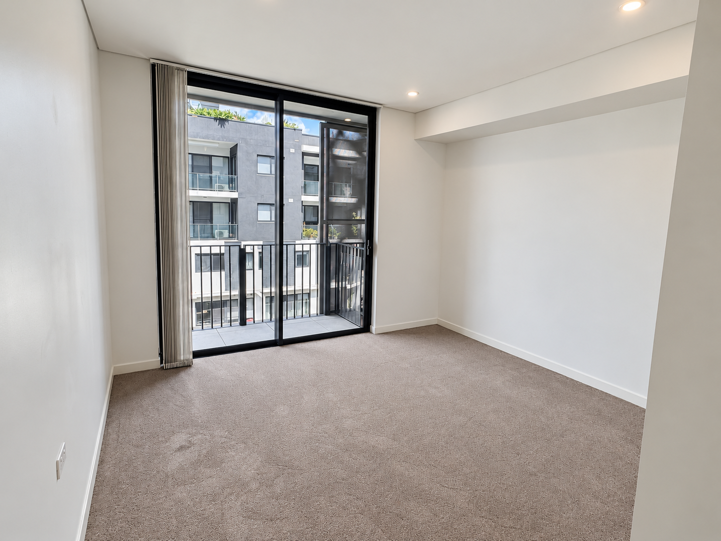 405/416 Kingsway — photo 10 of 10