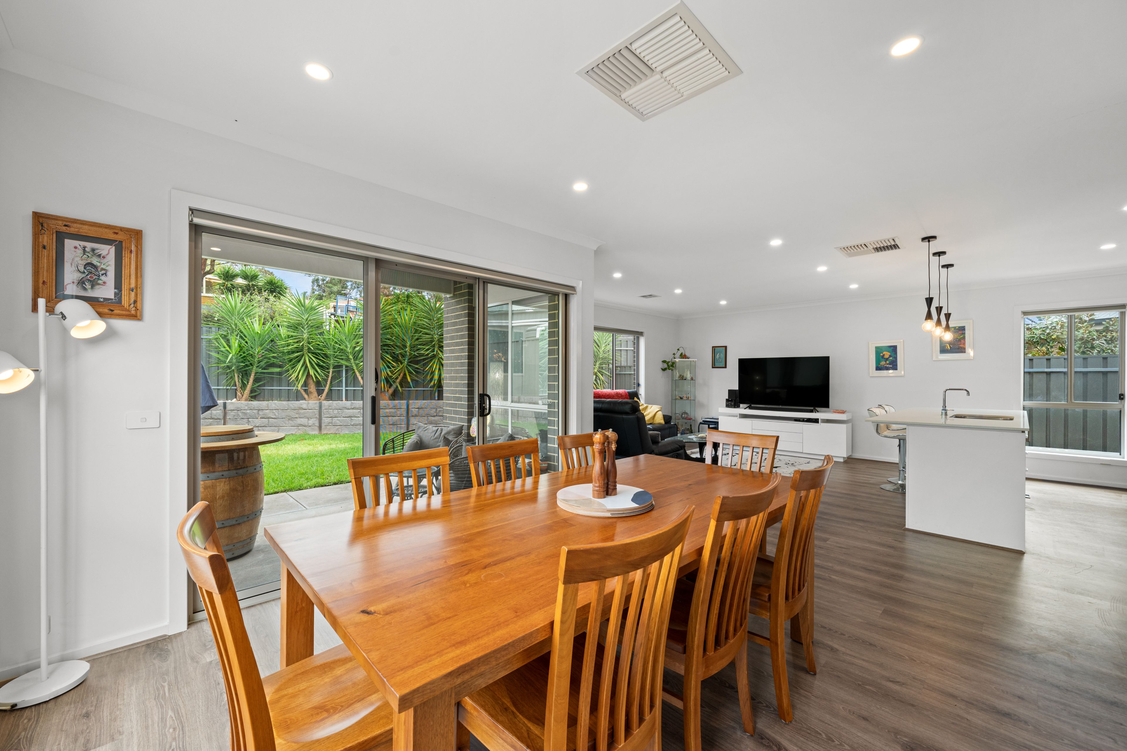 4 Cronulla Drive — photo 10 of 20