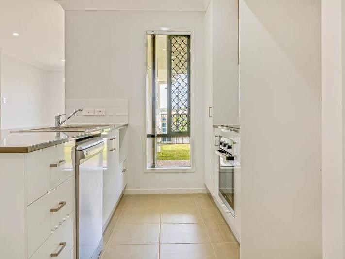 2/6 Gannet Street, Redbank Plains, QLD 4301