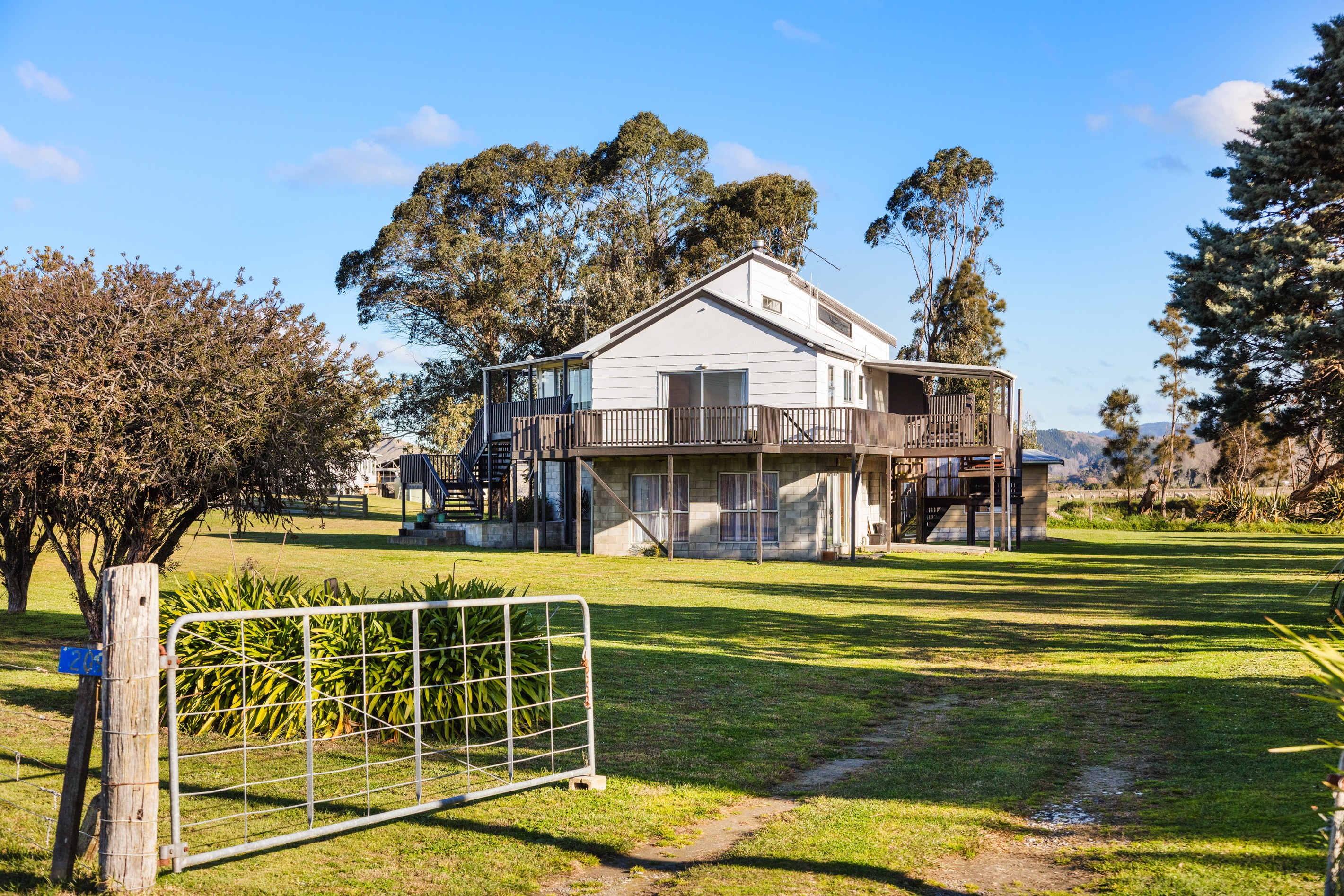 209 Browns Beach Road, Manutuke, Gisborne District