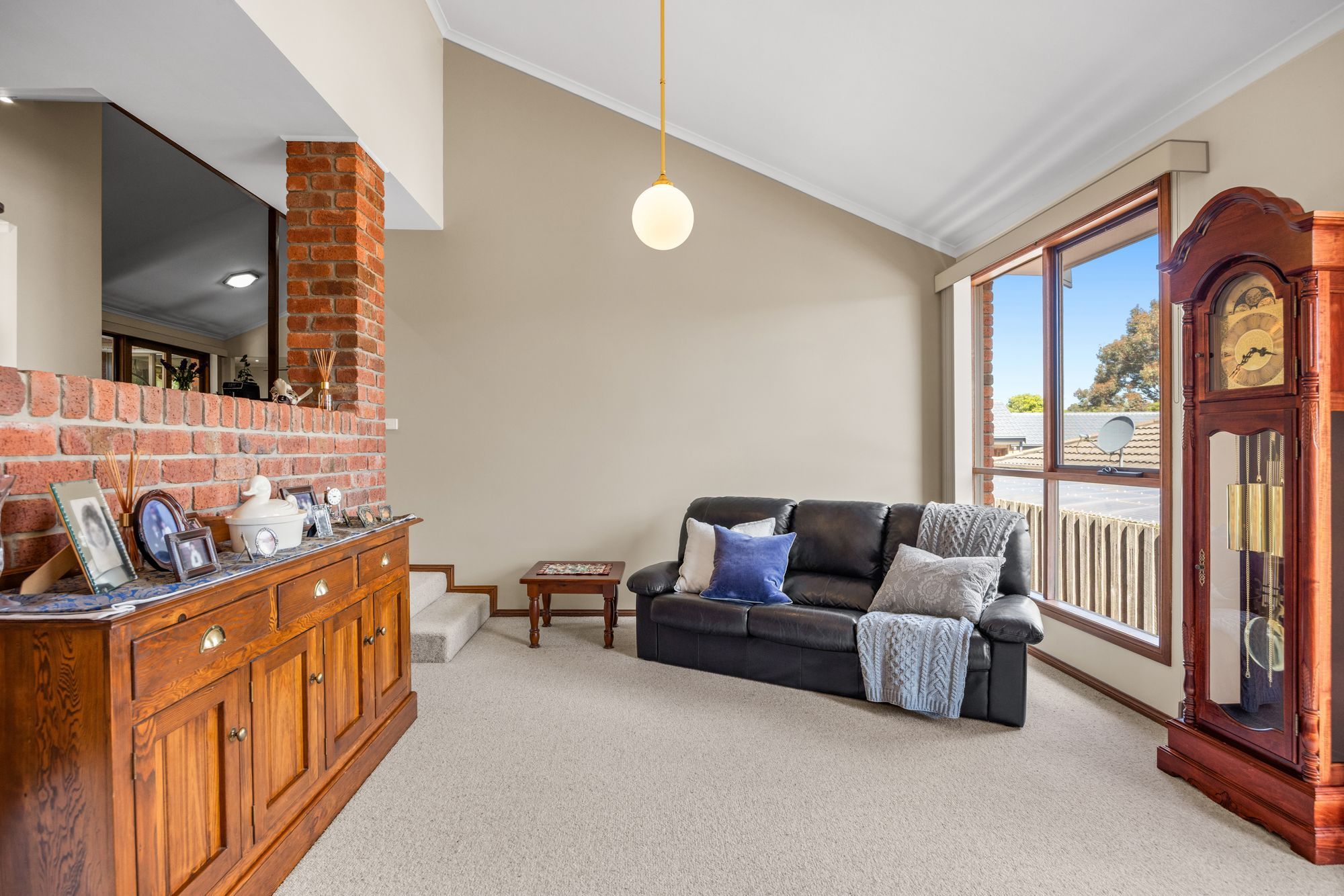 6 Hepburn Court — photo 4 of 21