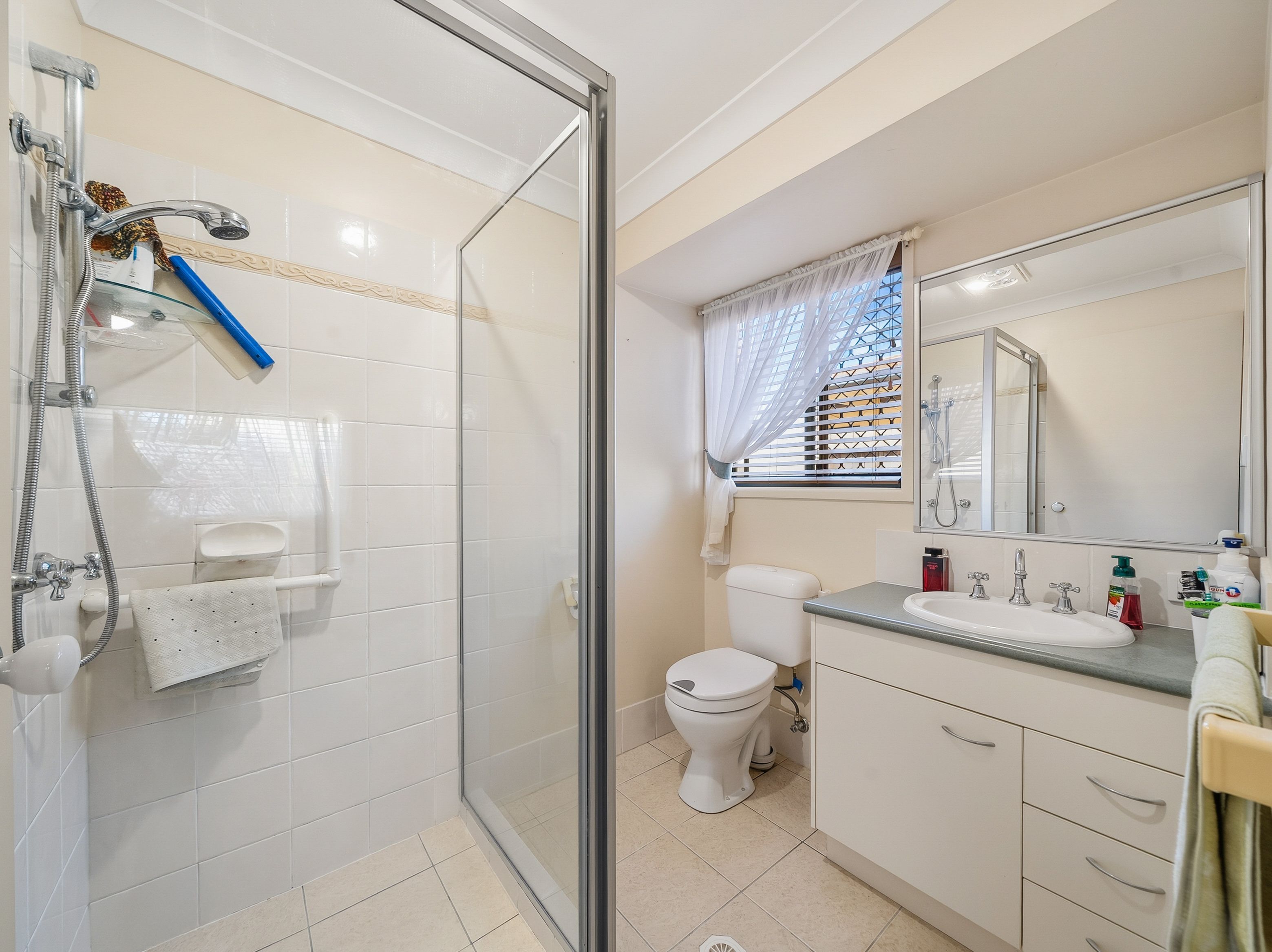 18 Barnard Crescent — photo 7 of 22