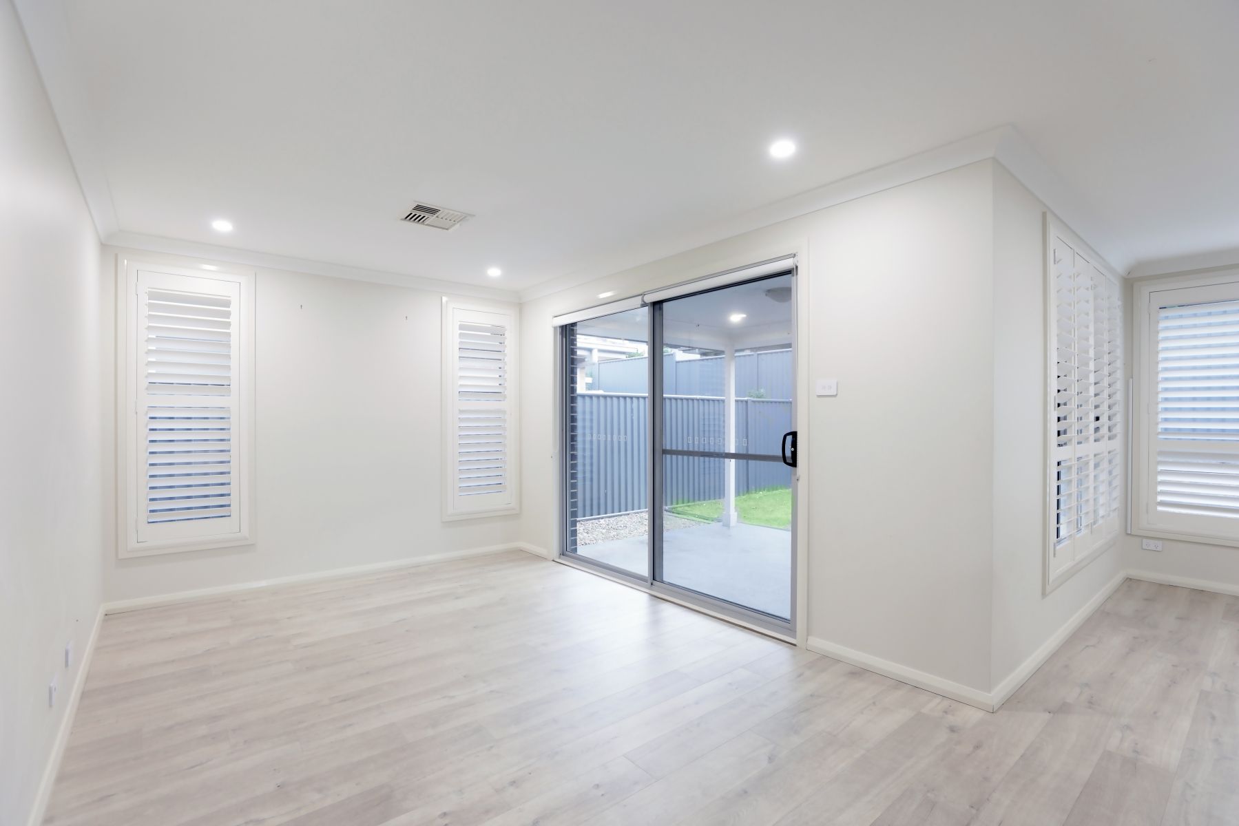 6 Garrison Road, JORDAN SPRINGS, NSW 2747