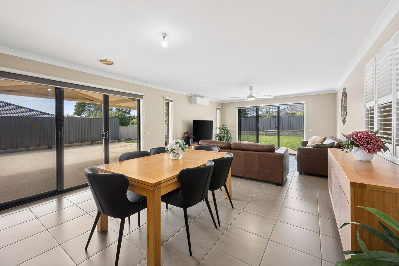 17 Fulford Crescent — photo 3 of 18