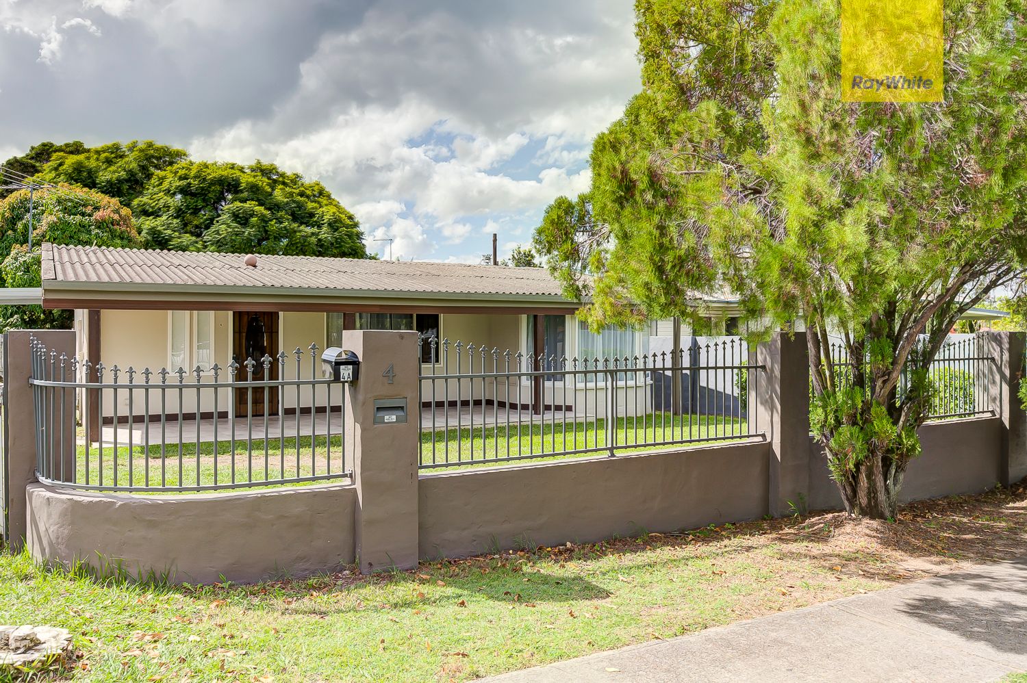 4 Macarthur Crescent, Slacks Creek, QLD 4127