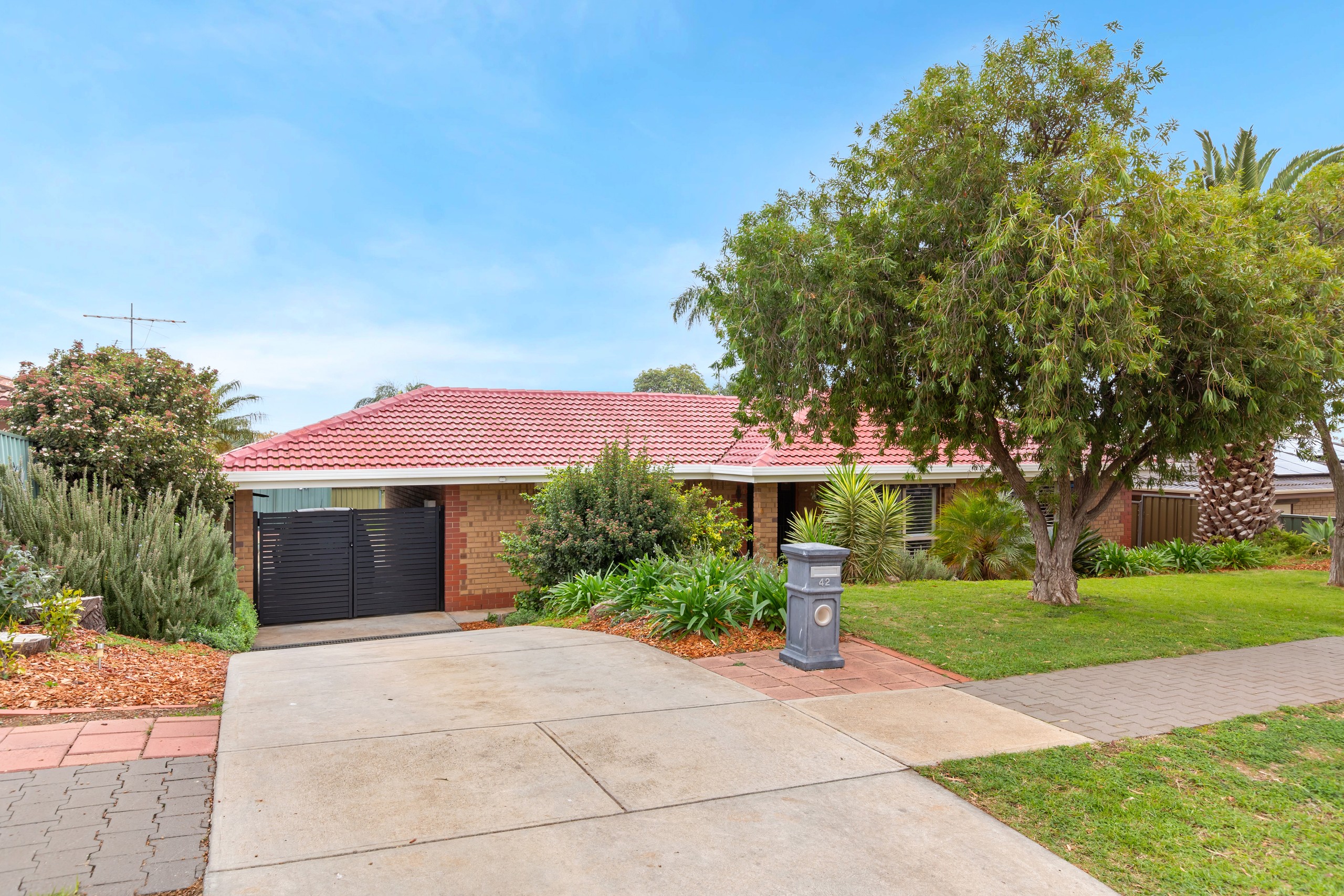 42 Lomalinda Drive, Craigmore, SA 5114