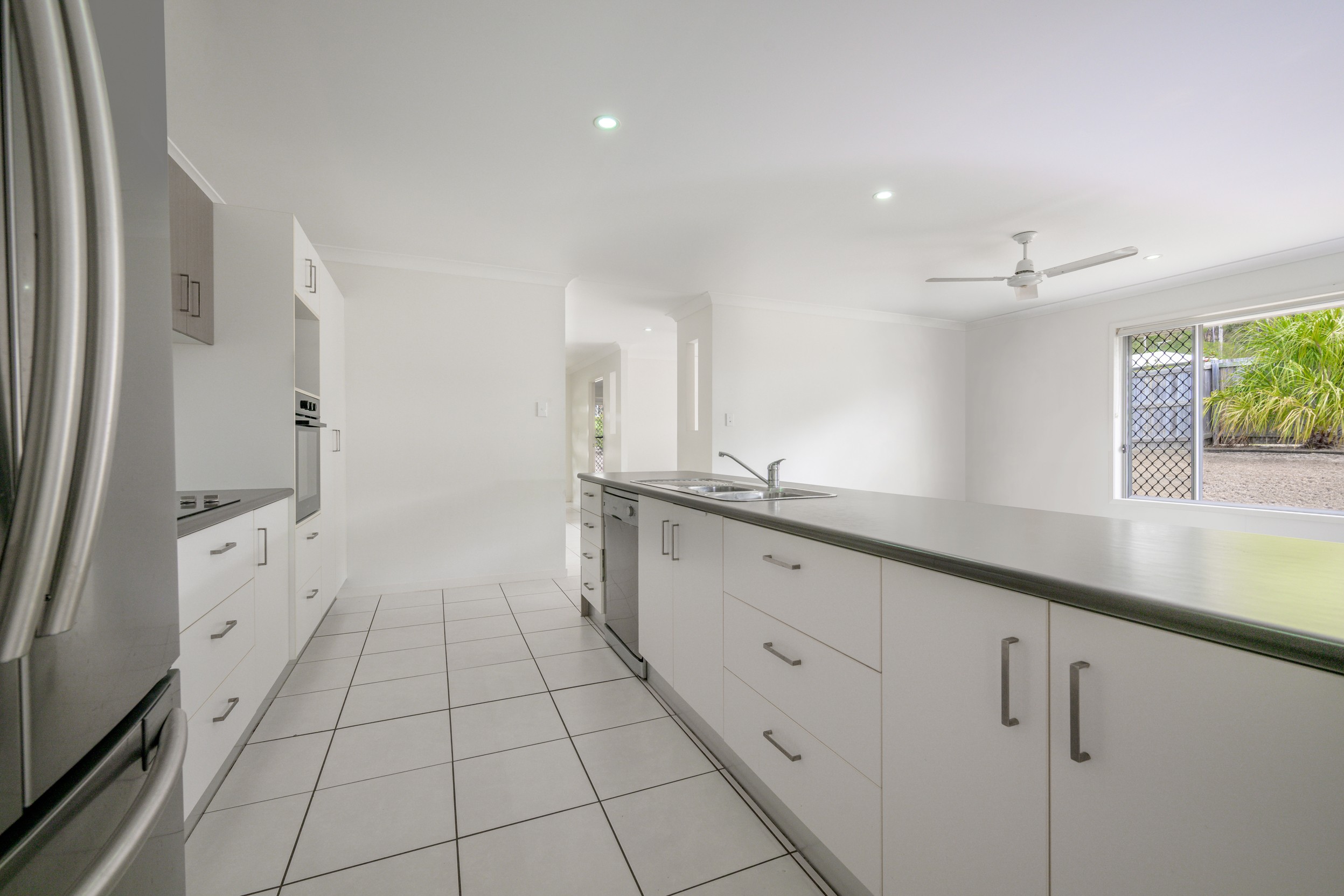 35 Iris Road, Kirkwood, QLD 4680