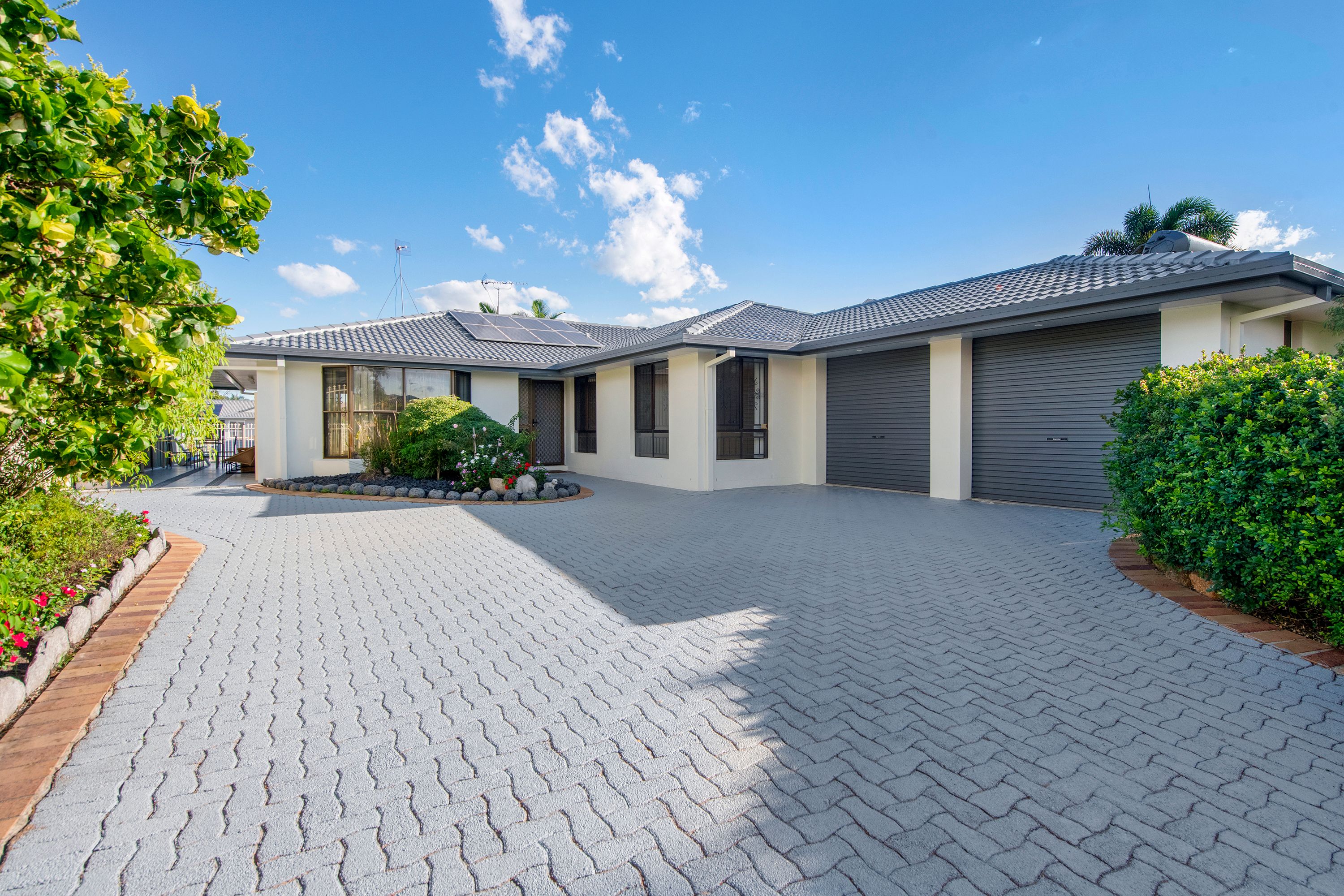 32 Saxonvale Terrace, Mermaid Waters, QLD 4218