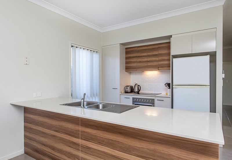 6 Cascades Street, North Lakes, QLD 4509