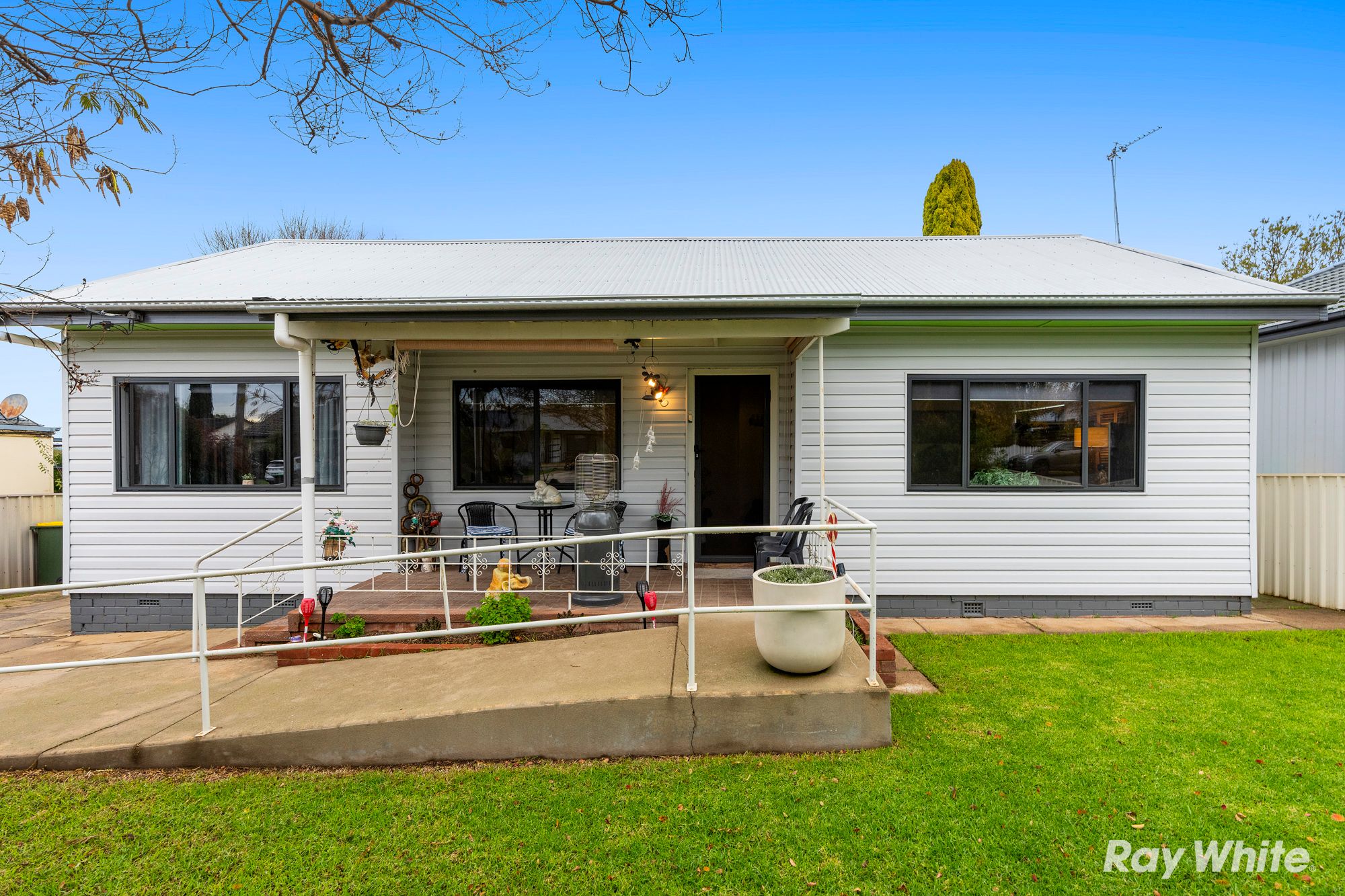 86 Tichborne Crescent — photo 12 of 12