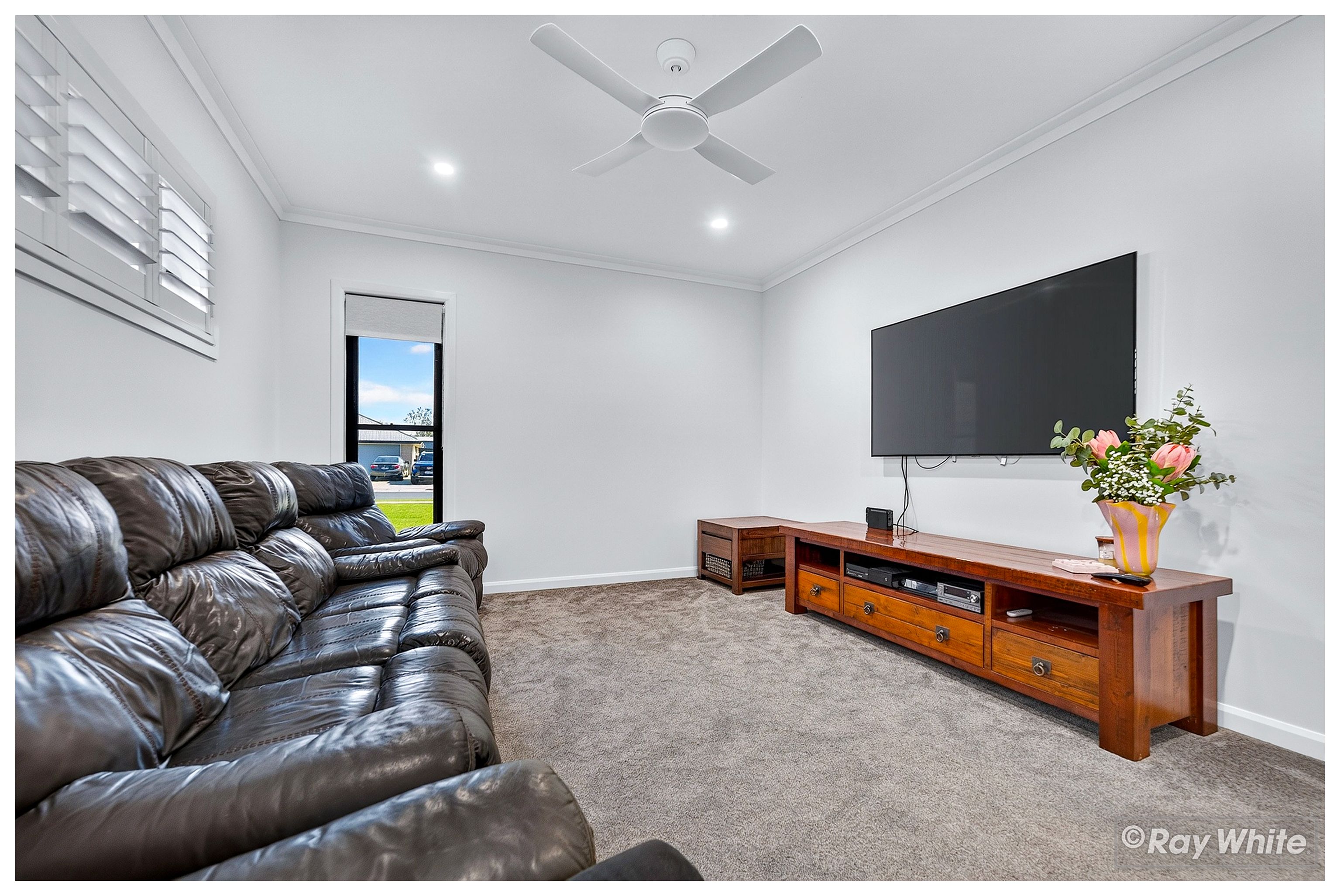 20 Beverley Boulevard — photo 10 of 30