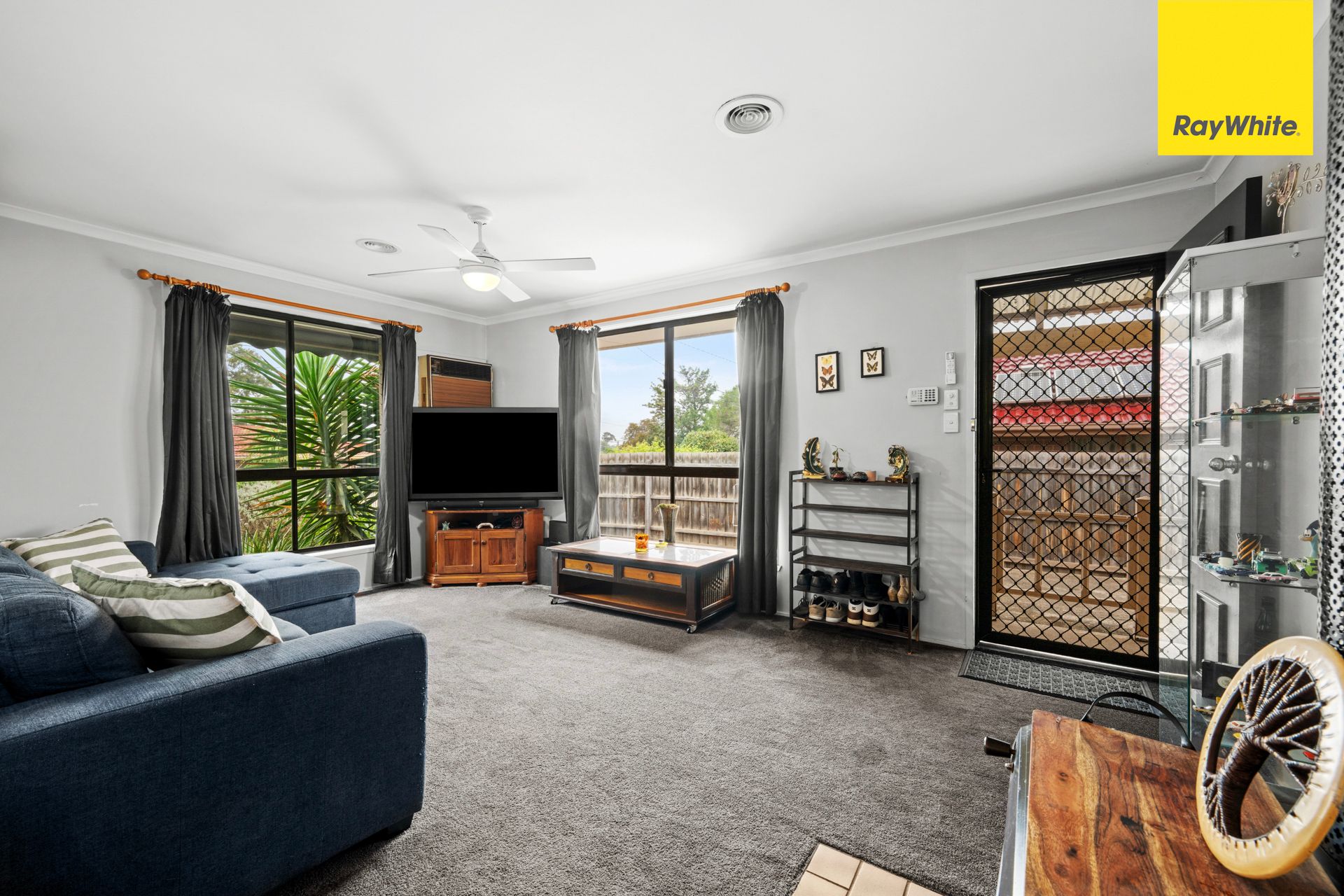 19 Manson Drive, Melton South, VIC 3338