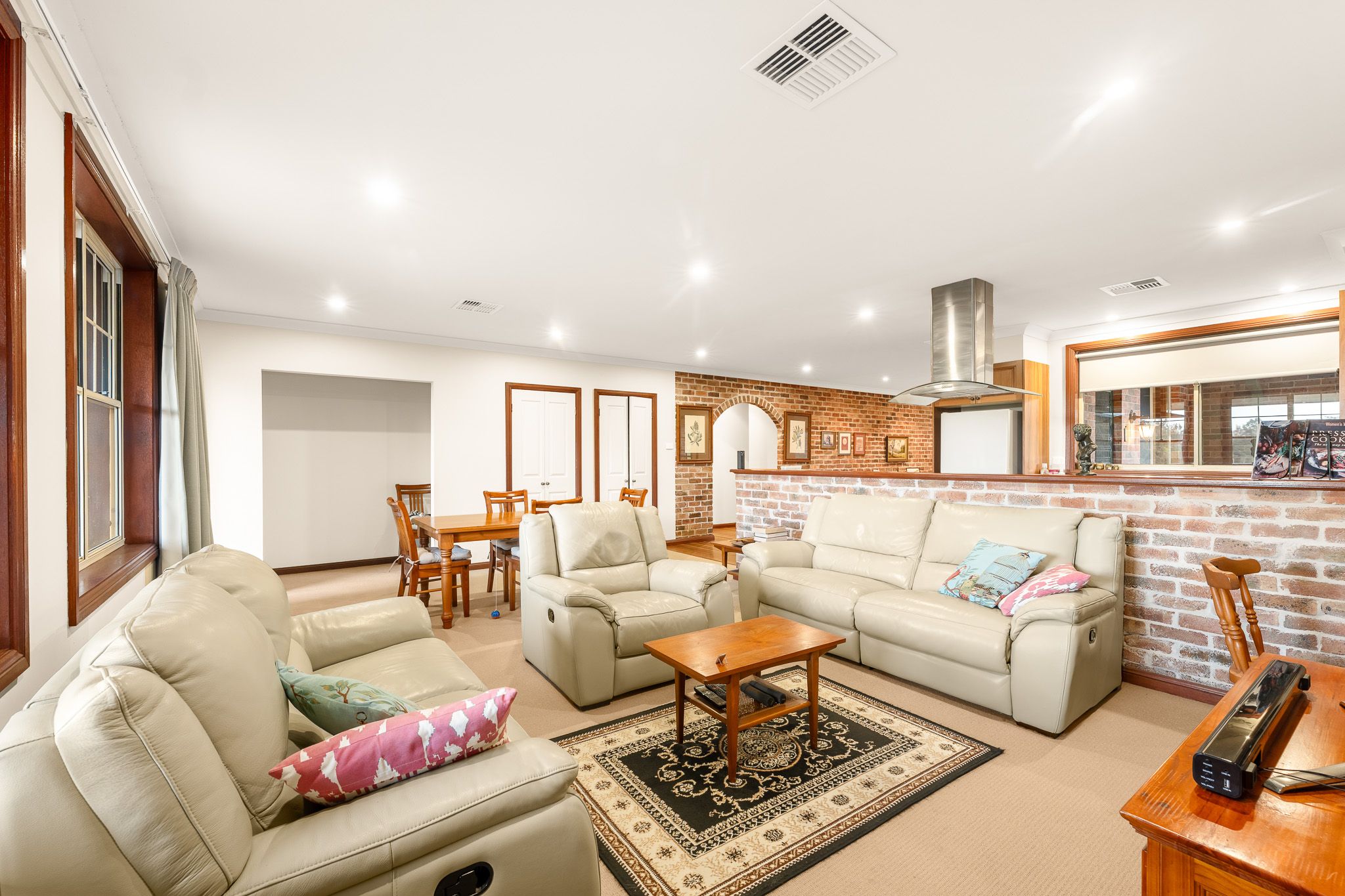 1 Dixon Street — photo 6 of 30
