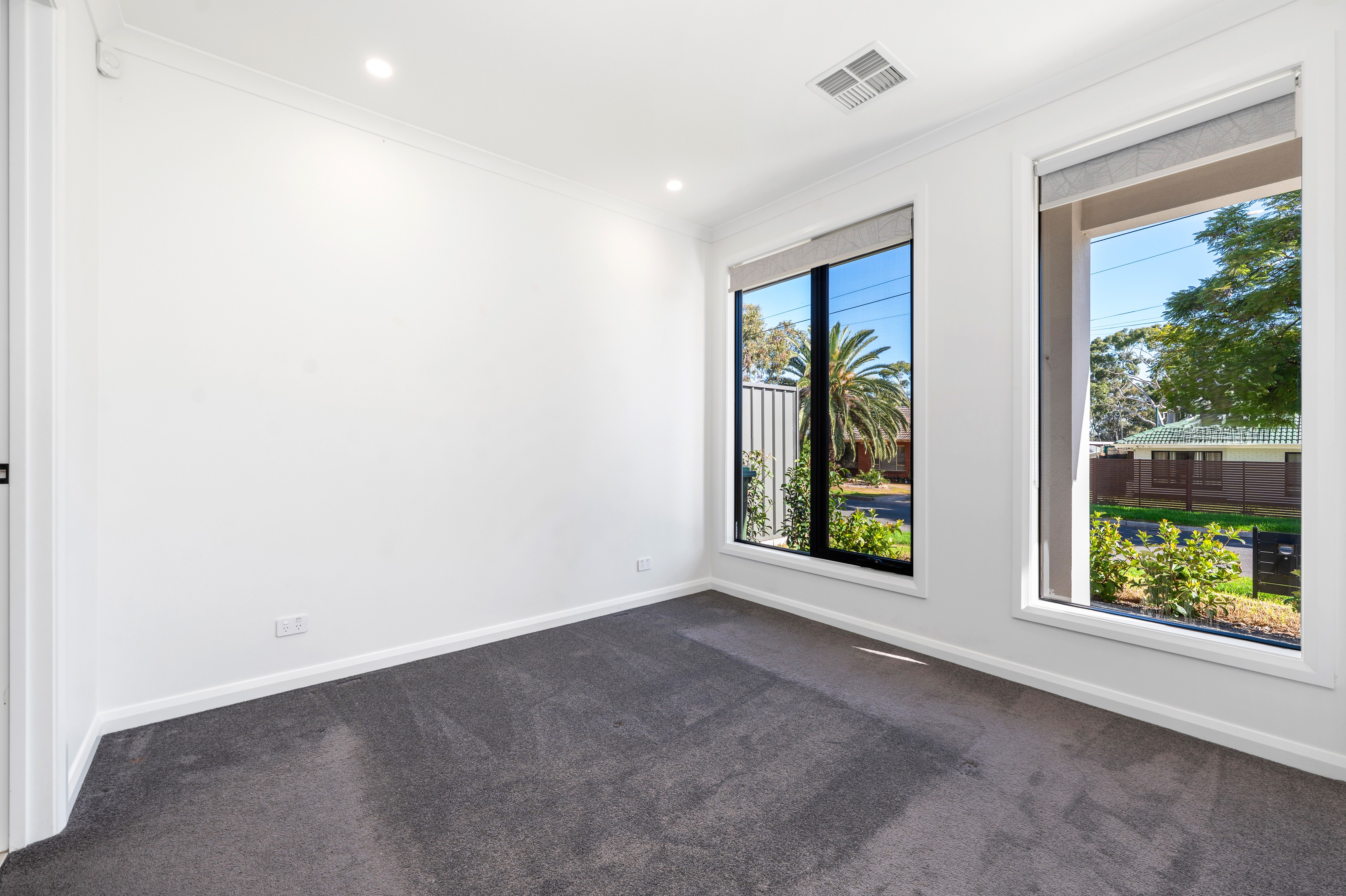 8B Hodge Road — photo 11 of 19