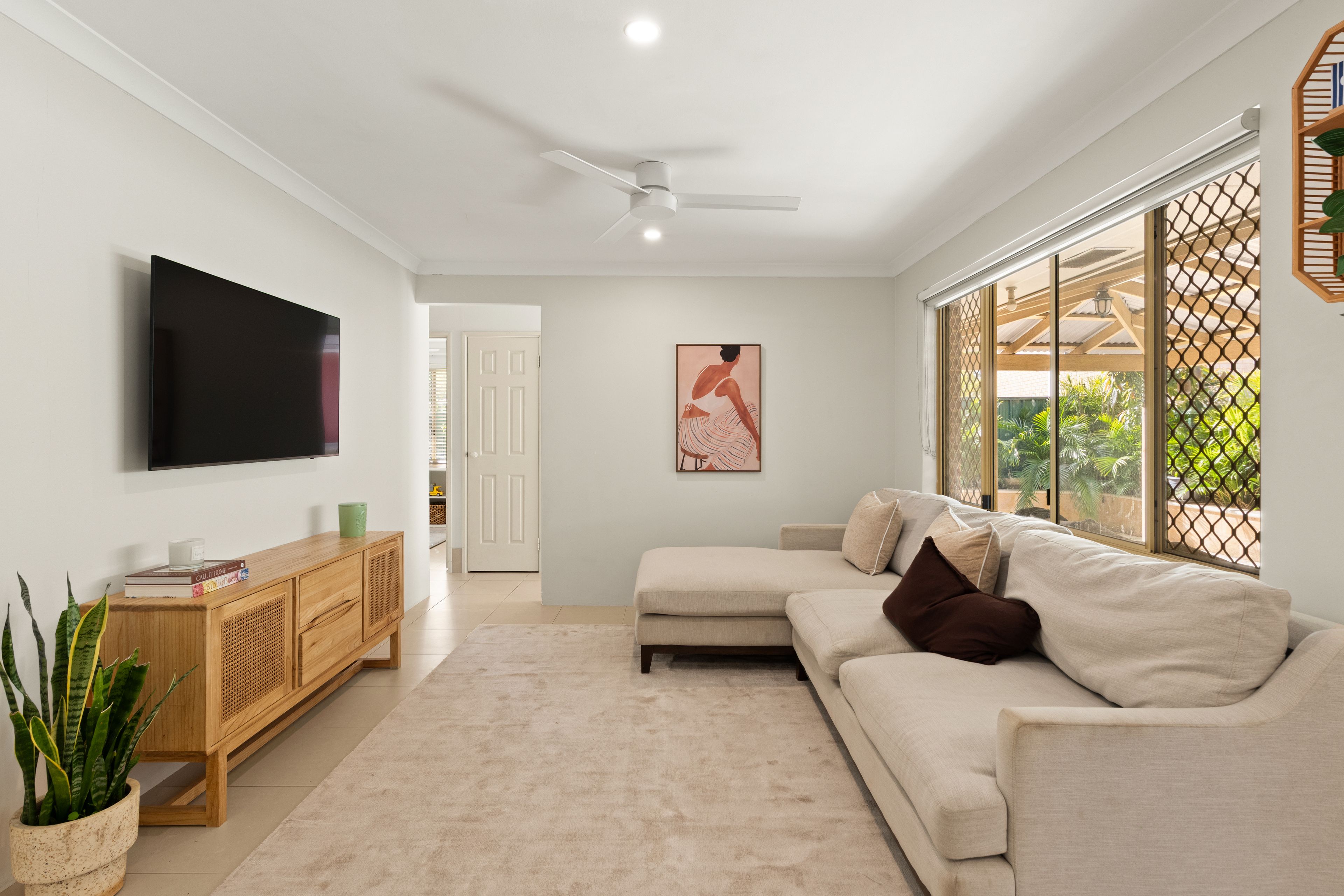 2/1 Langley Place — photo 5 of 19