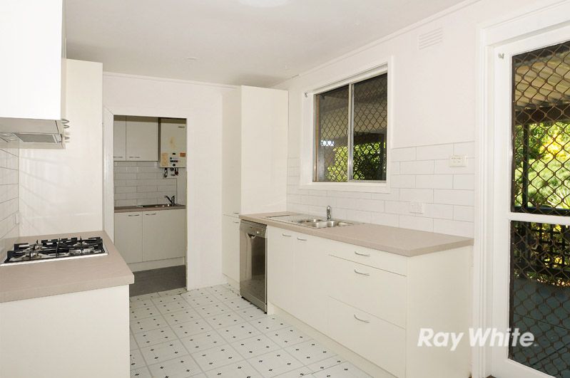 27 Berberis Crescent, Frankston, VIC 3199