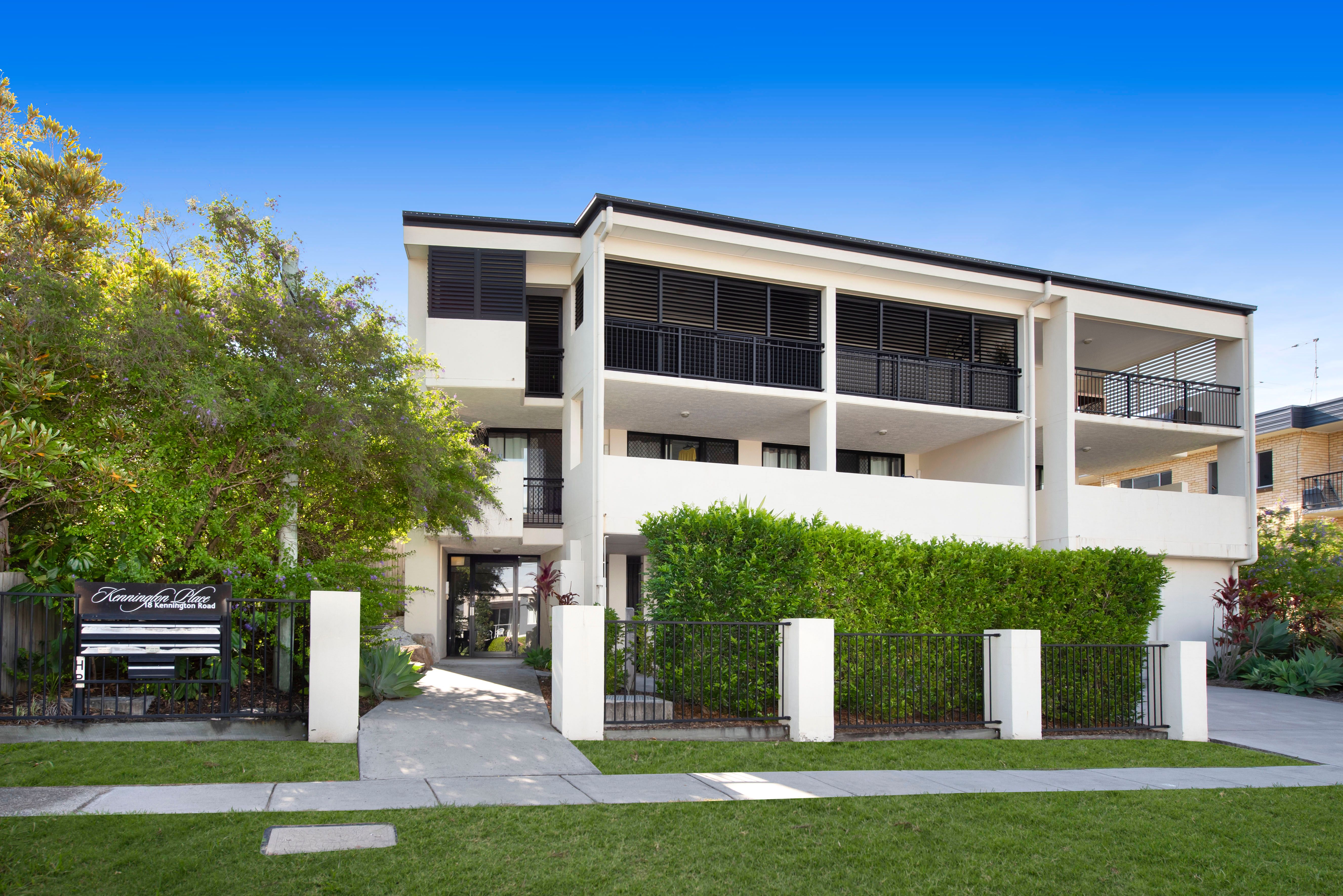 18 Kennington Road, Camp Hill QLD 4152