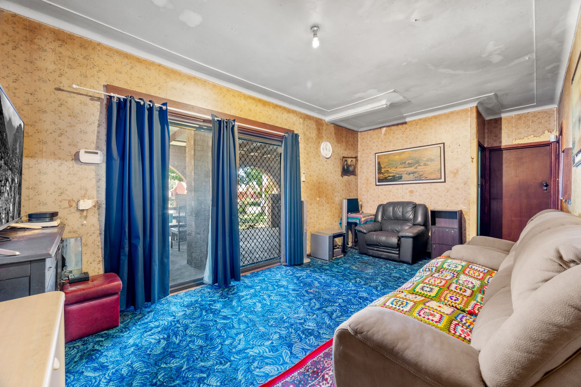 33 Parkland Avenue, Macquarie Fields, NSW 2564