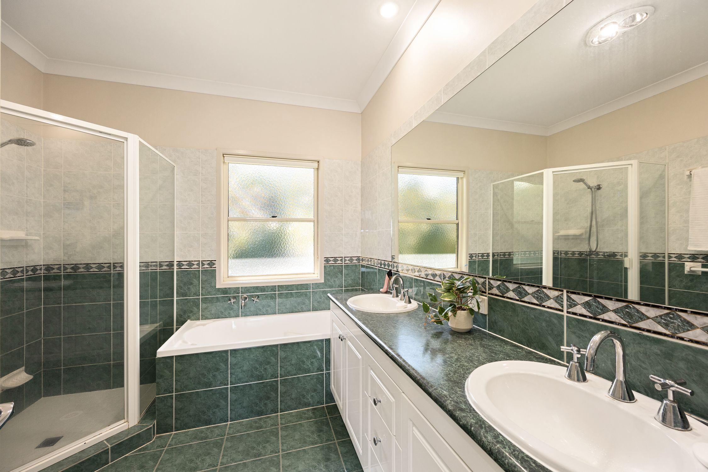 44 Drysdale Street — photo 10 of 21