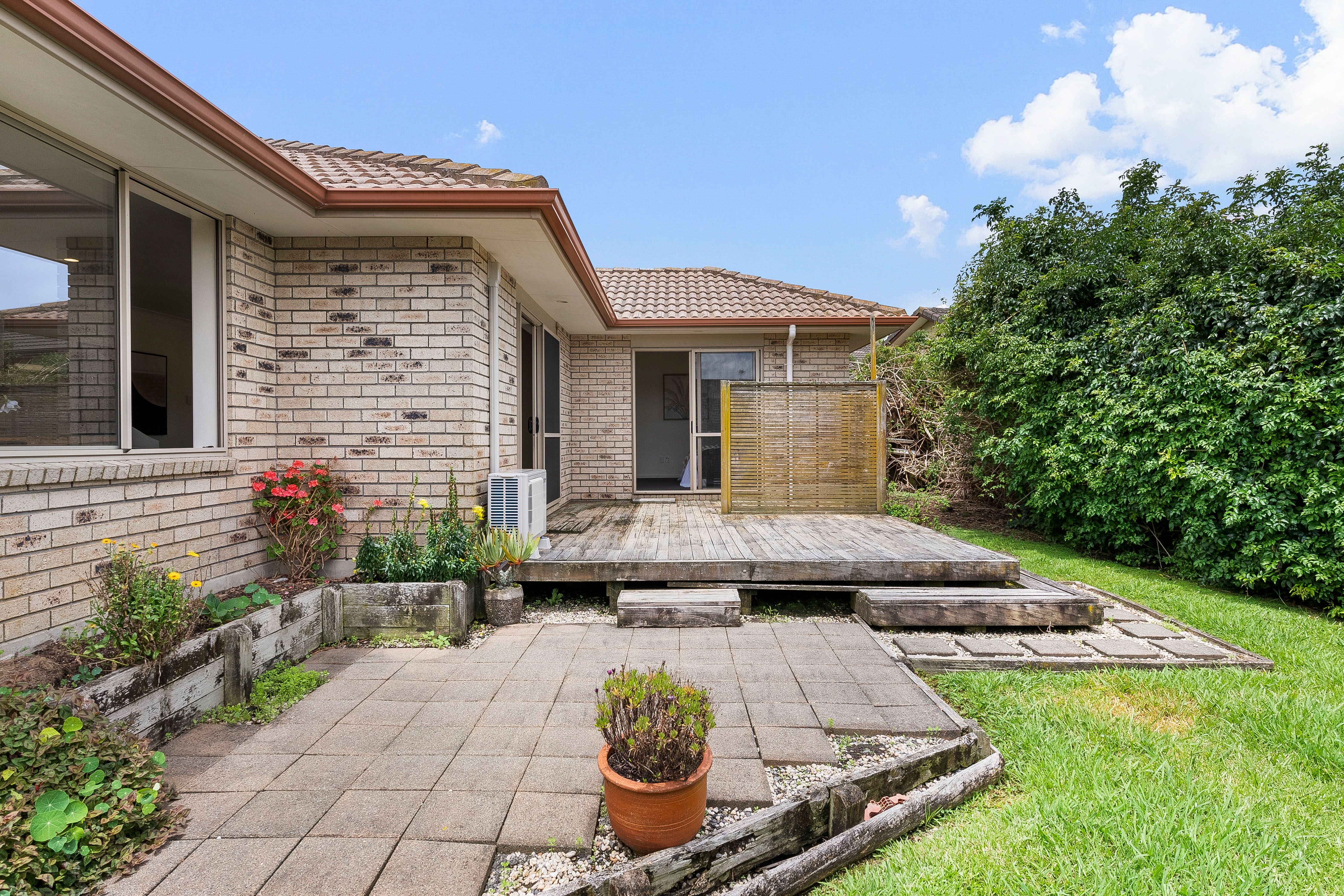 19 Pyrite Street, Westgate, Waitakere City