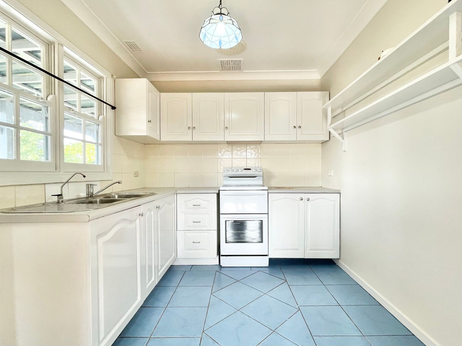 16 Sandringham Avenue, Cambridge Park, NSW 2747