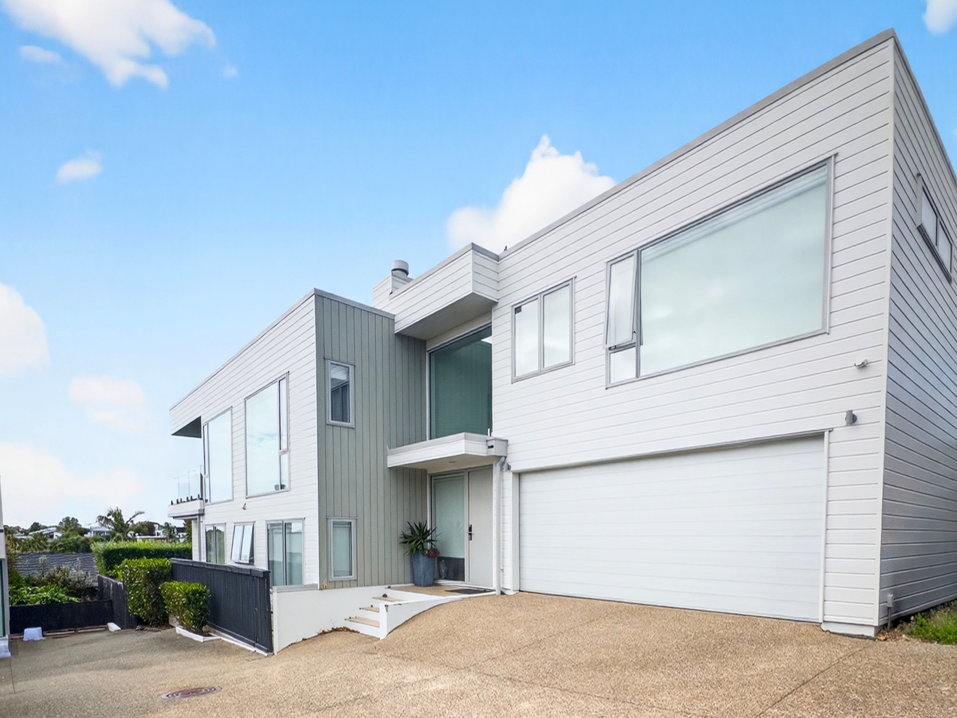 3A Aberdeen Road, Castor Bay, North Shore City