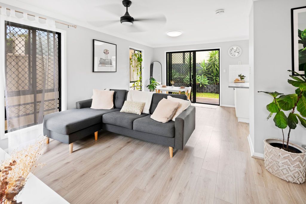 1/37-39 Harley Street, Labrador, QLD 4215