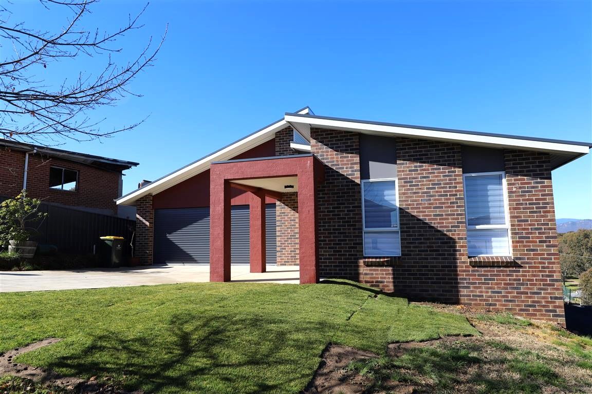10 Lindbeck Avenue, Tumut NSW 2720
