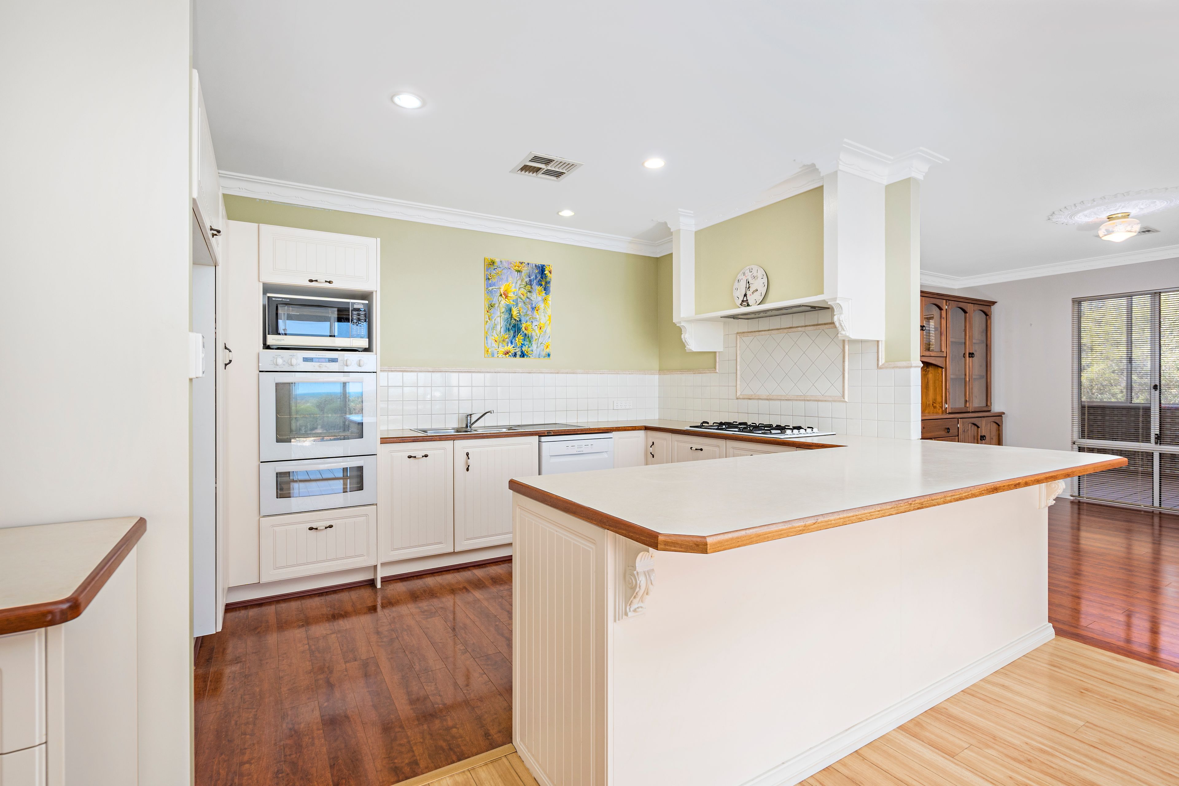 311 Eliza Shaw Drive, White Peak, WA 6532