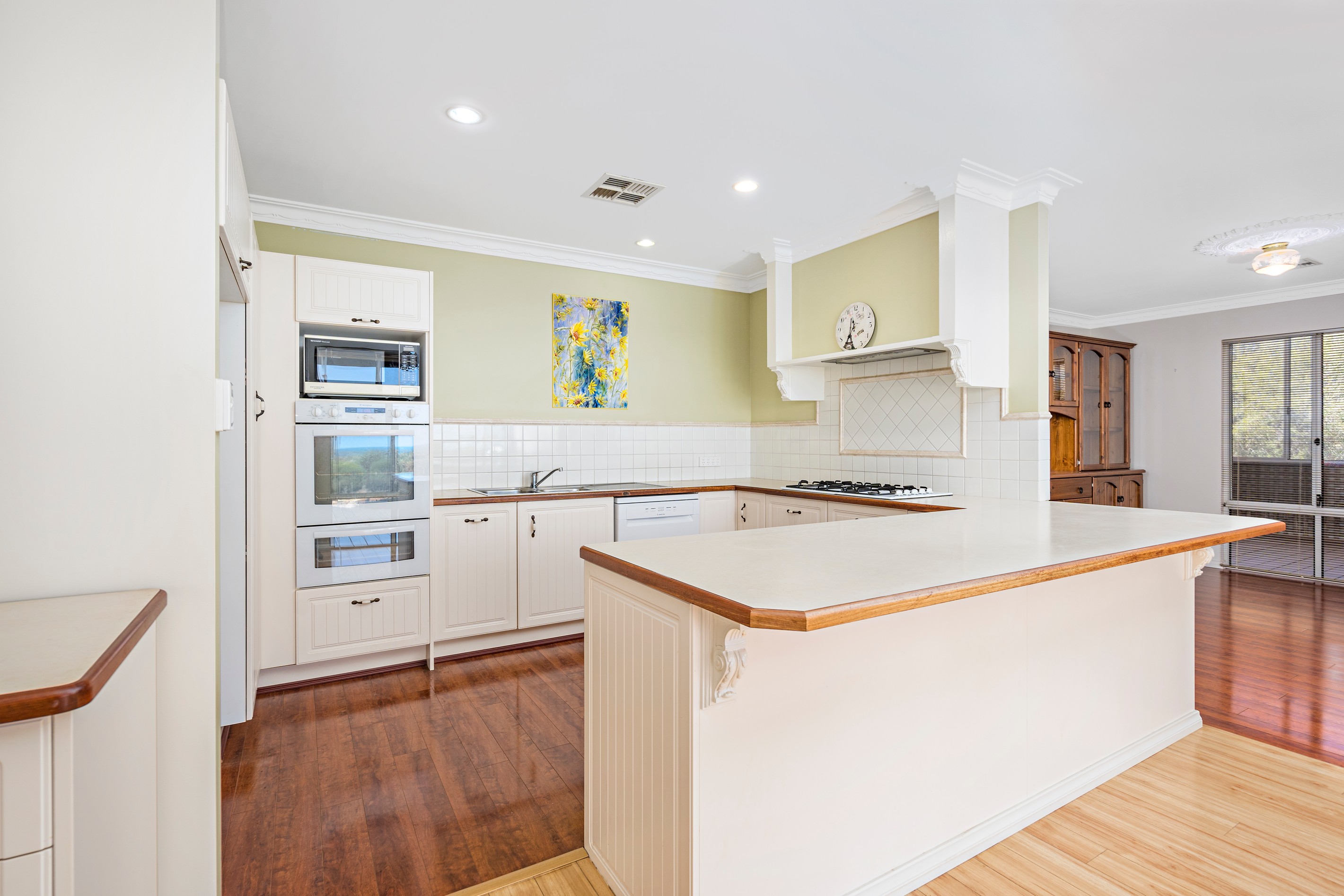 311 Eliza Shaw Drive, White Peak, WA 6532