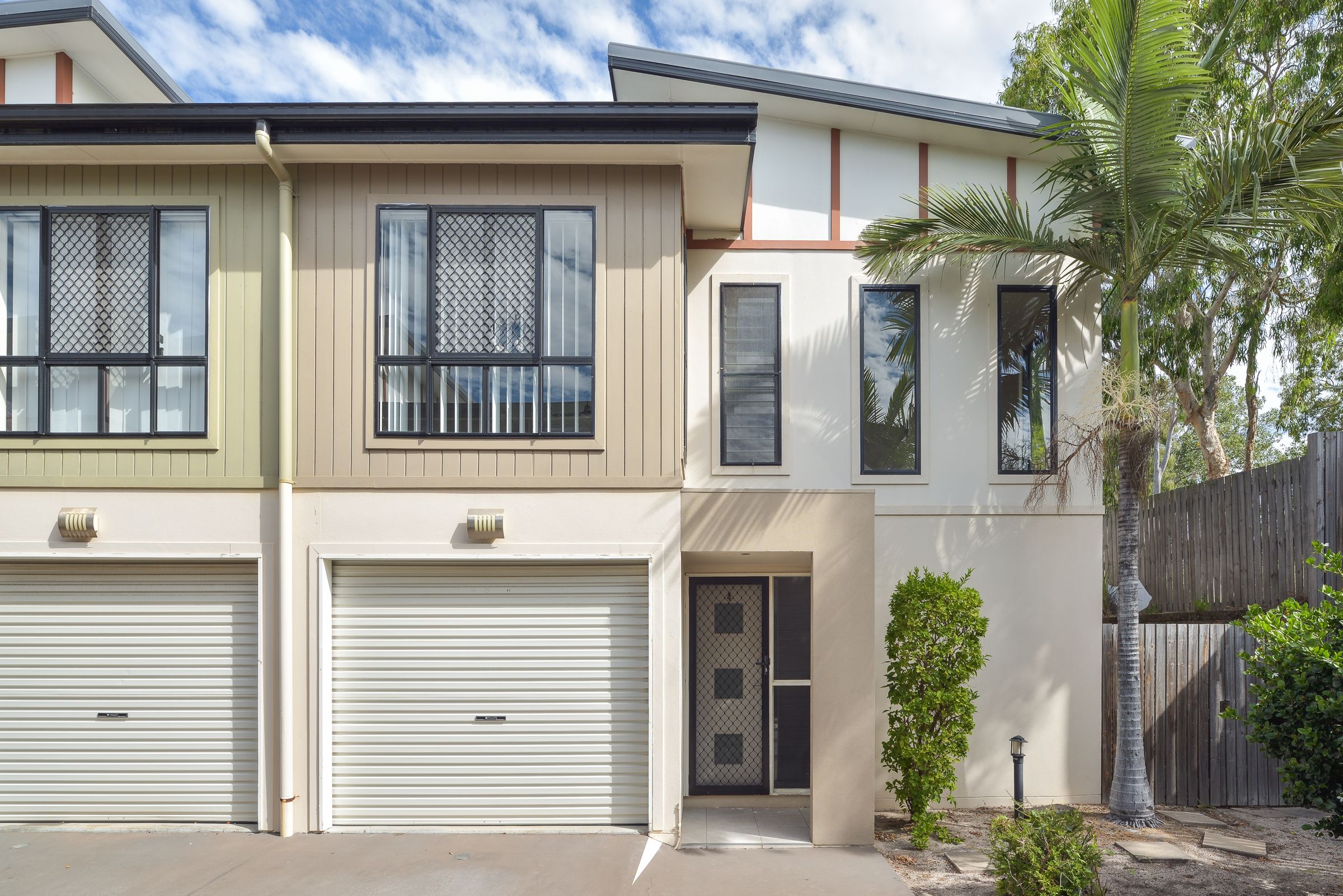 25 Roberts Street, South Gladstone QLD 4680