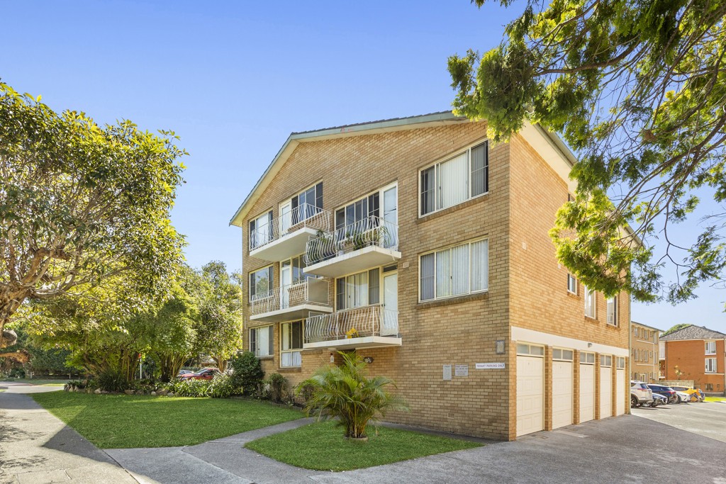 2/1 Lismore Avenue, Dee Why, NSW 2099