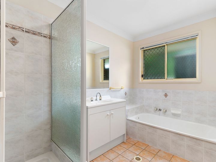 33 coolnwynpin way, capalaba, qld - residential house sold