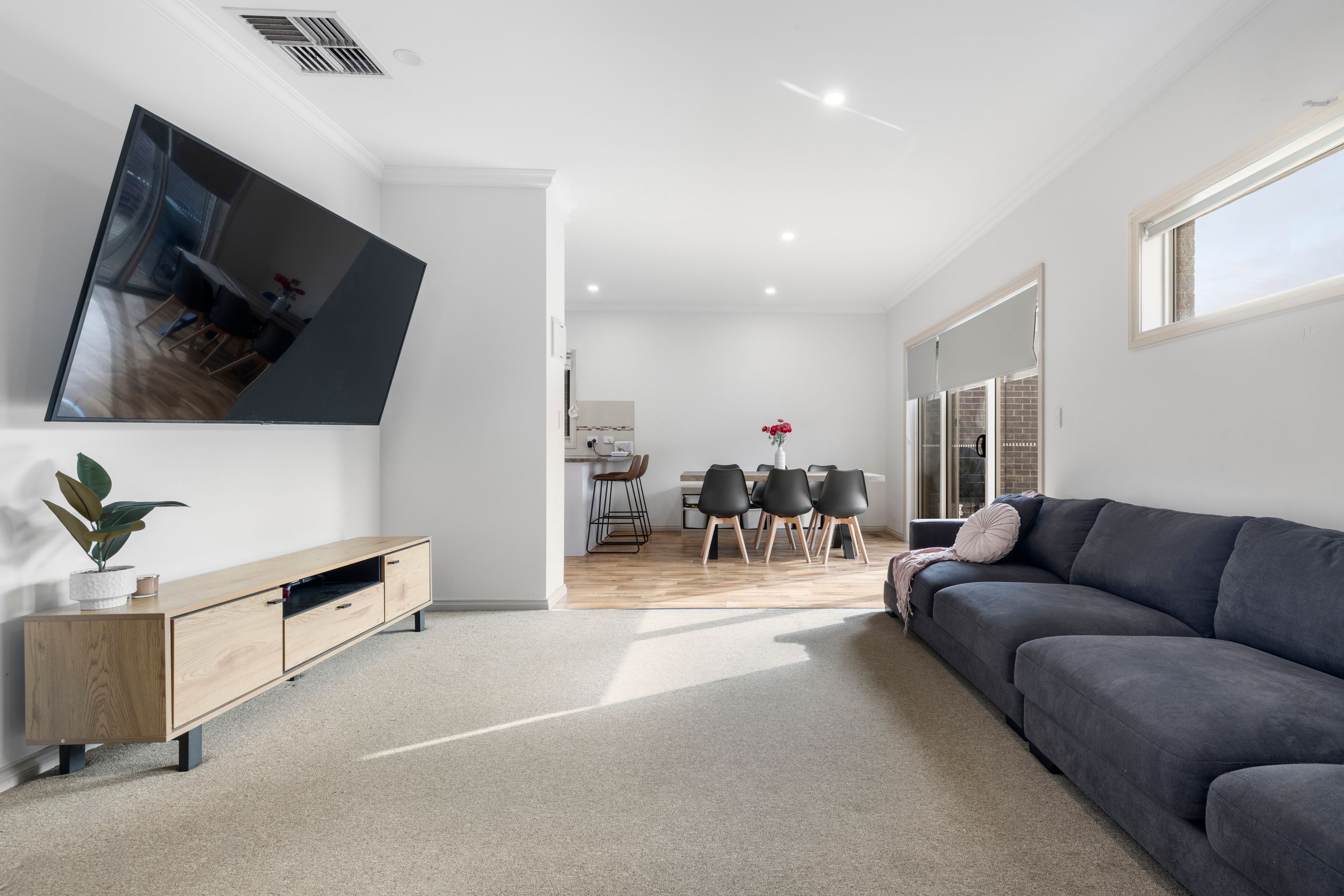 2/5 Moana Drive, Mooroolbark, VIC 3138