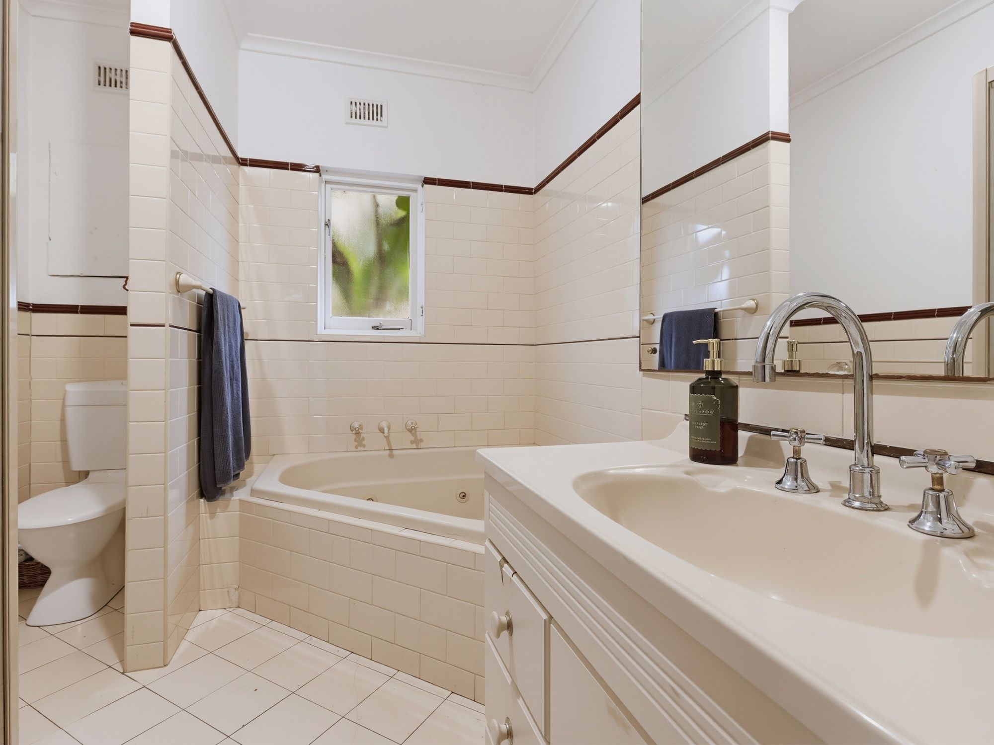 31 Lloyd Street — photo 11 of 17