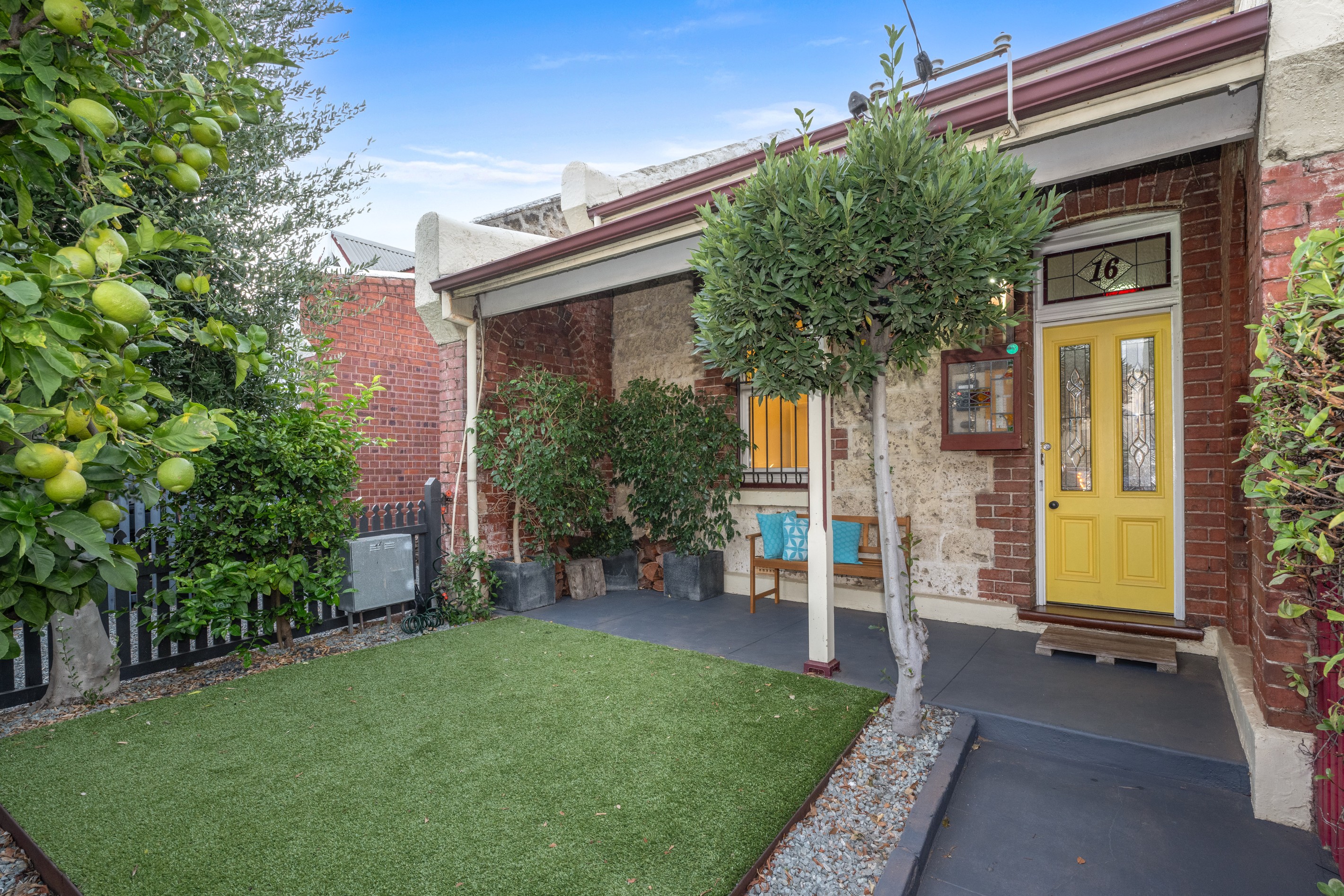16 Tydeman Road, North Fremantle, WA 6159