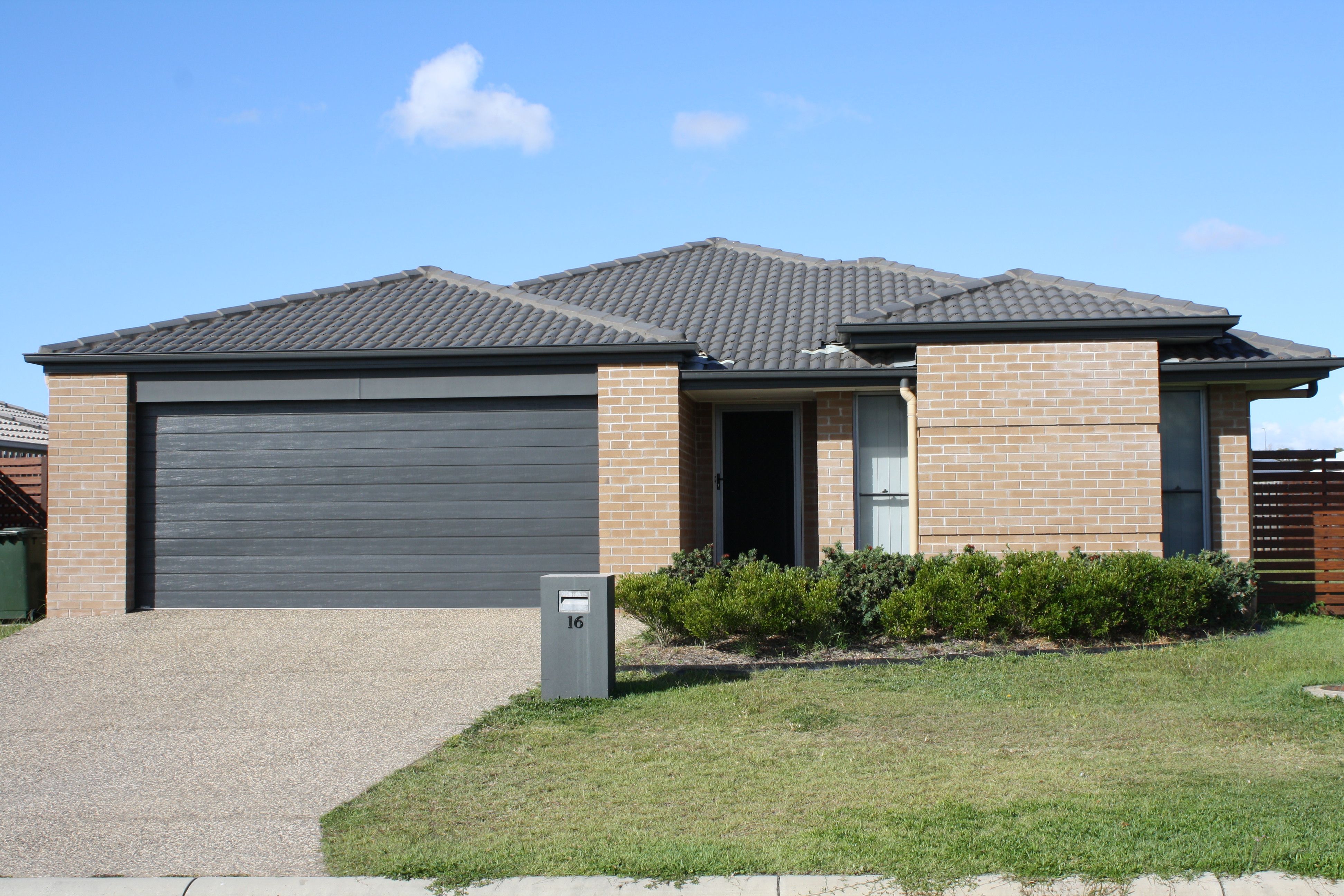 16 Dawes Crescent, Urraween, QLD 4655