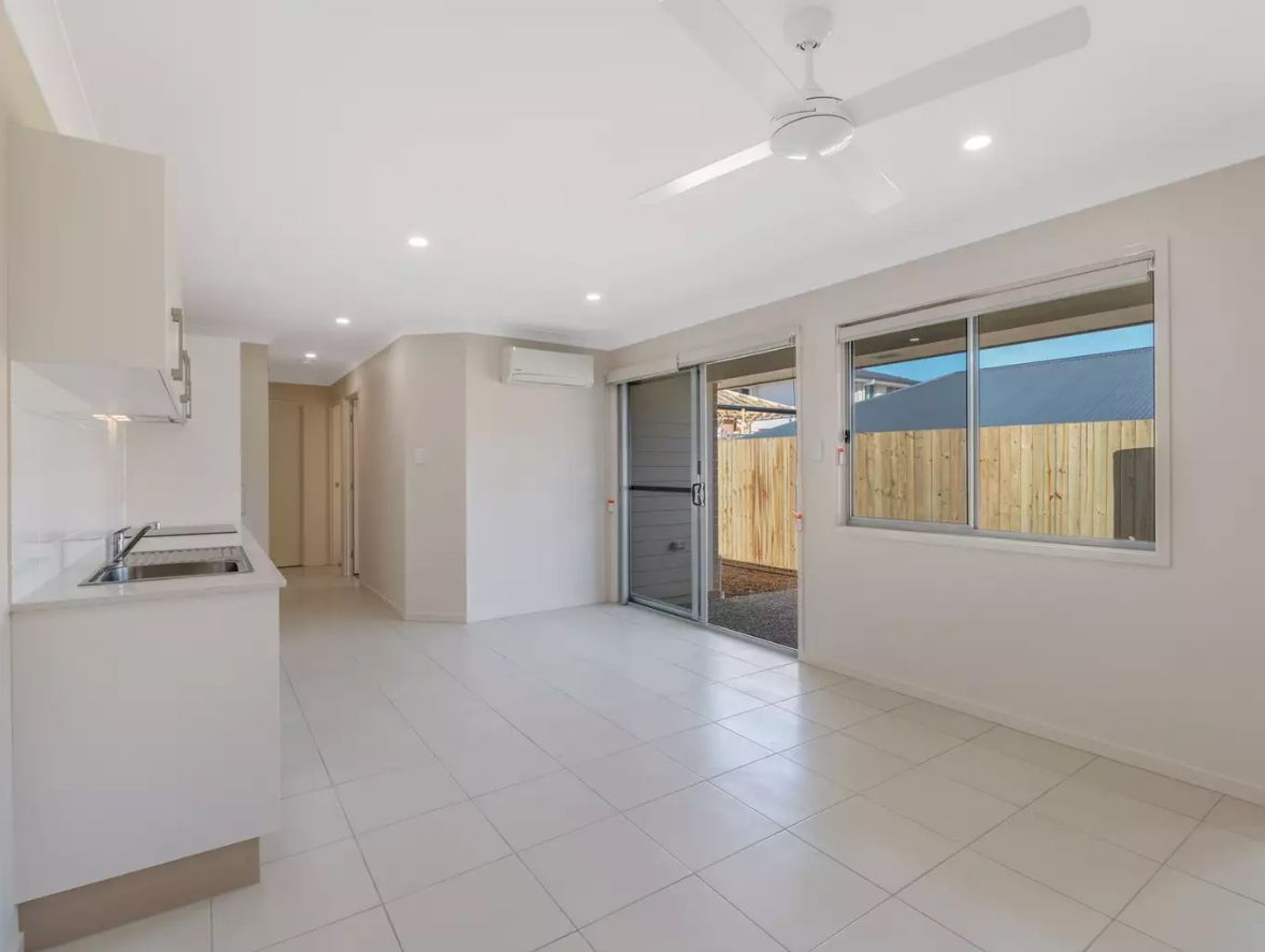 2/10 Rochester Street, Hillcrest, QLD 4118