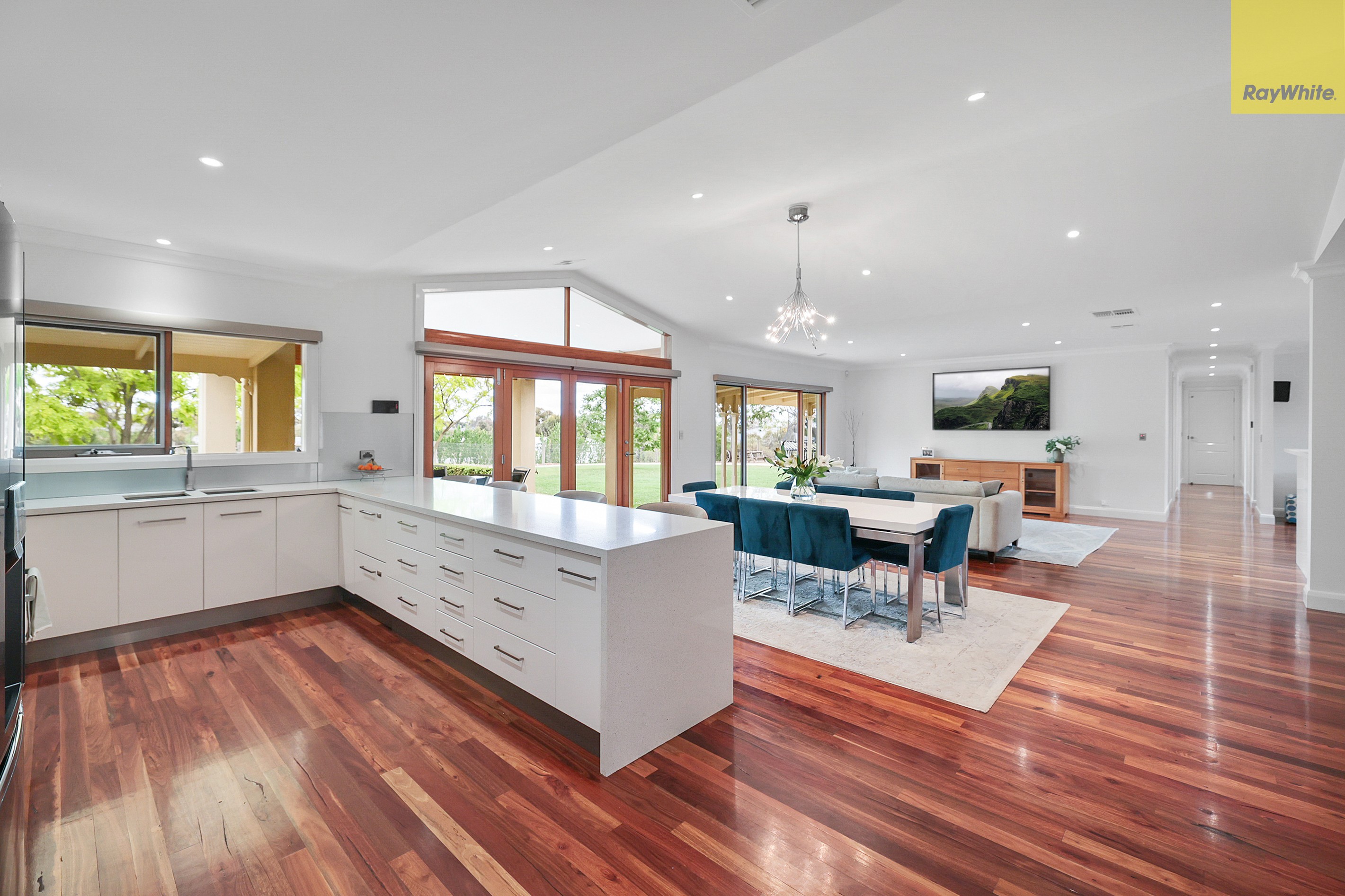 4 Eyrie Court, Hopetoun Park, VIC 3340