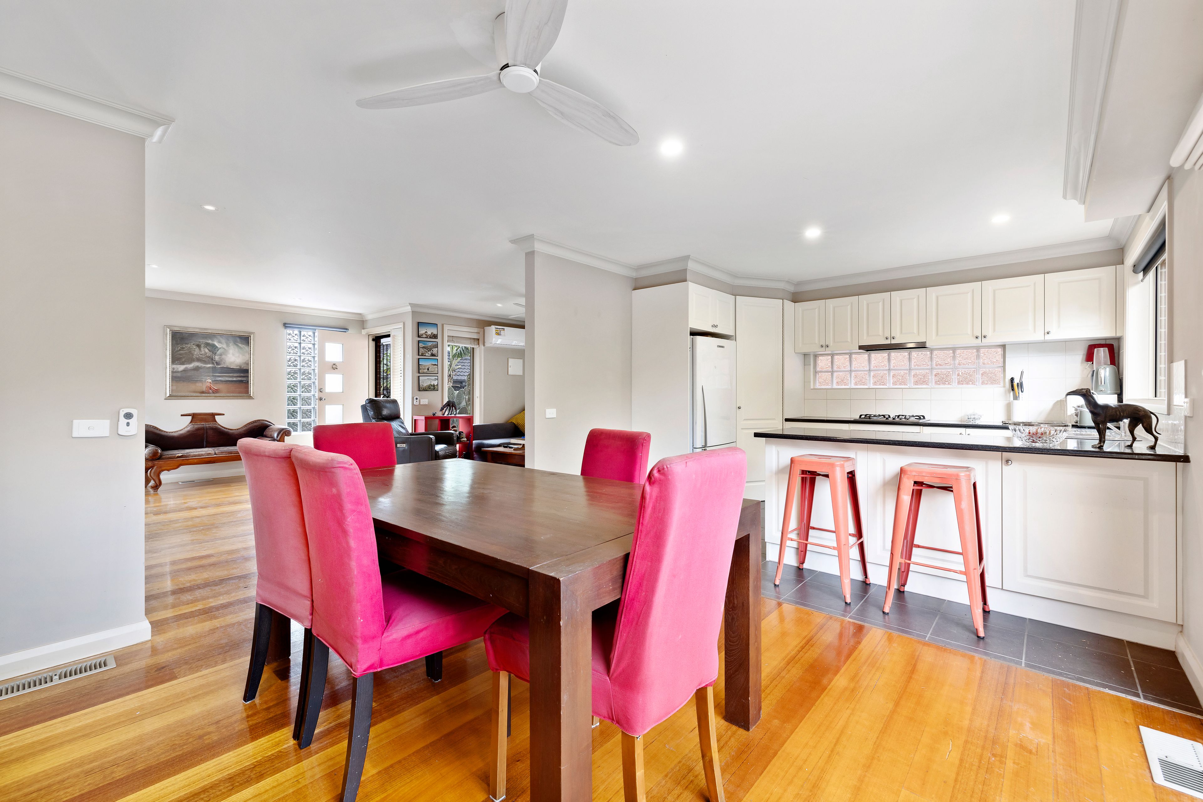 2/15 Stonehaven Avenue — photo 7 of 18