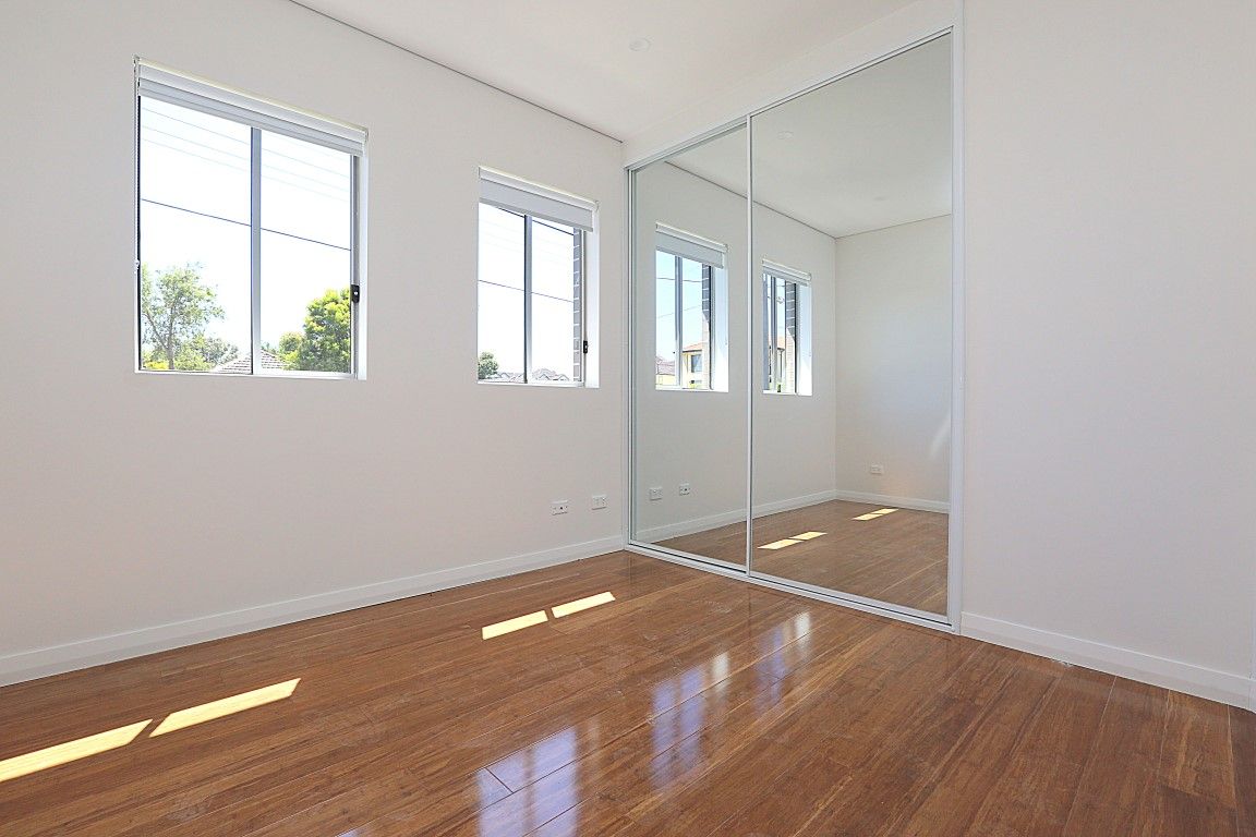 14F Glassop Street — photo 8 of 10