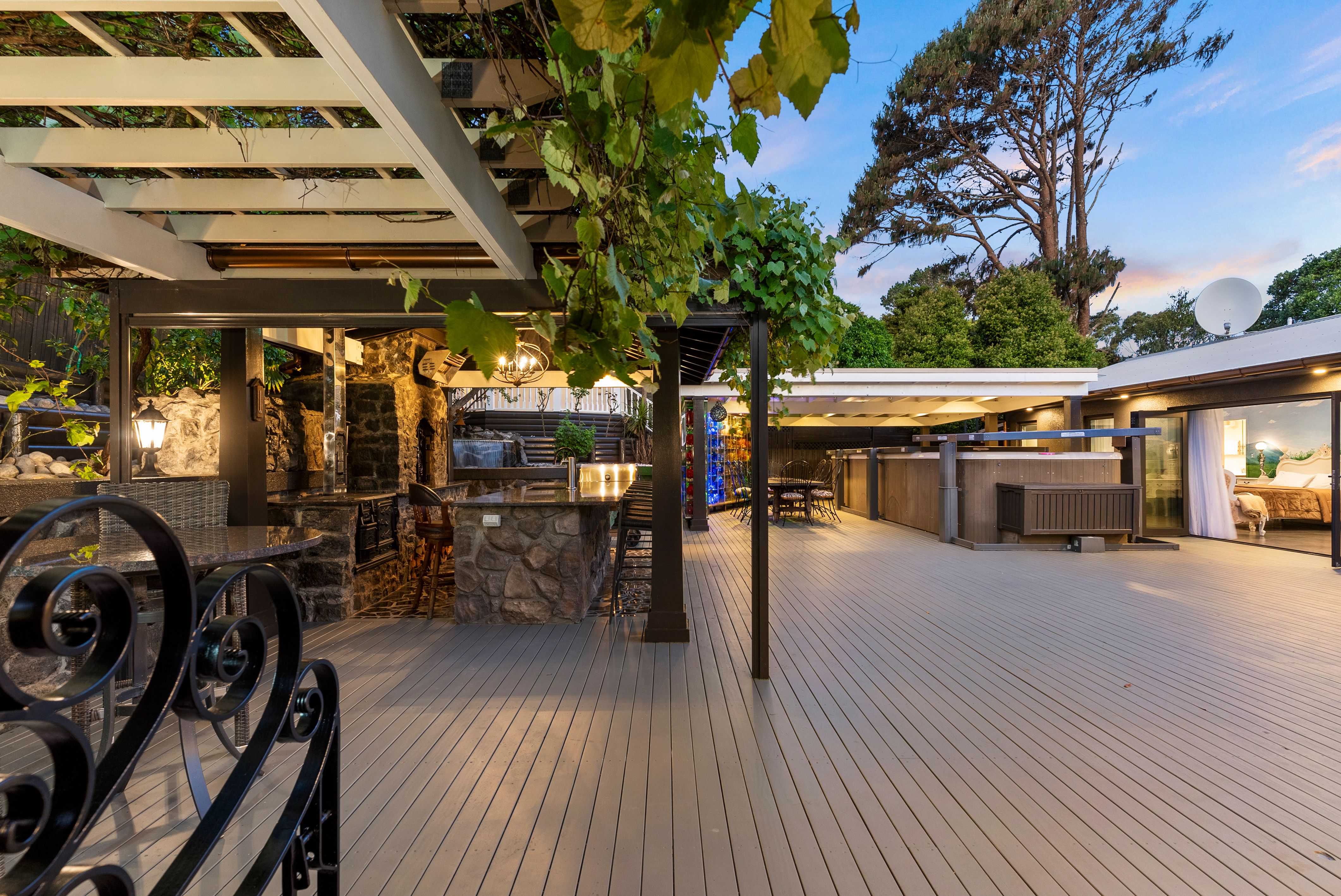 36 Glen Vista Place, Glenfield, North Shore City 0629 House for Sale