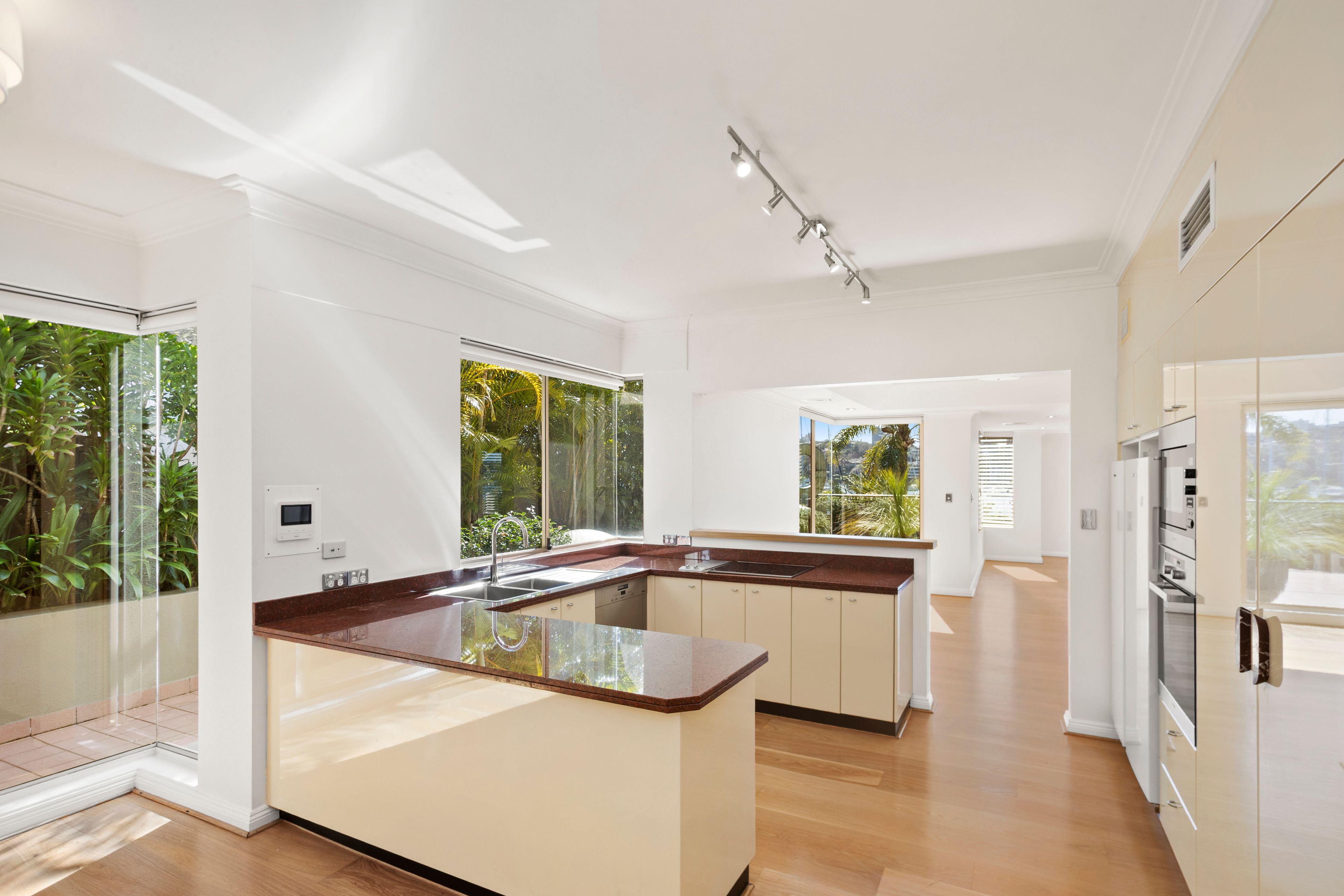 1/7 Elamang Avenue — photo 11 of 27
